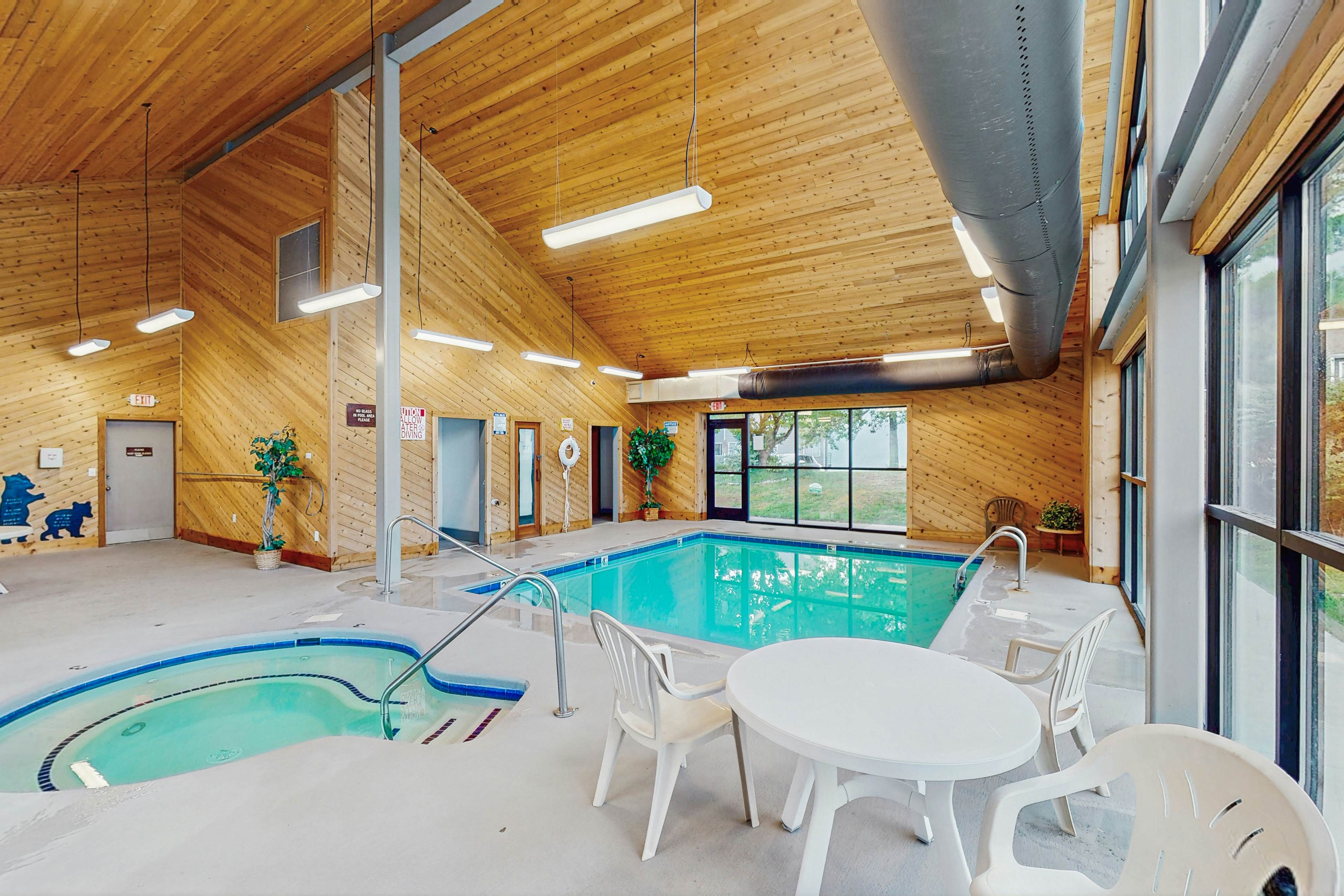 Cozy mountain condo with easy access to trails, pools, hot tubs & family fun