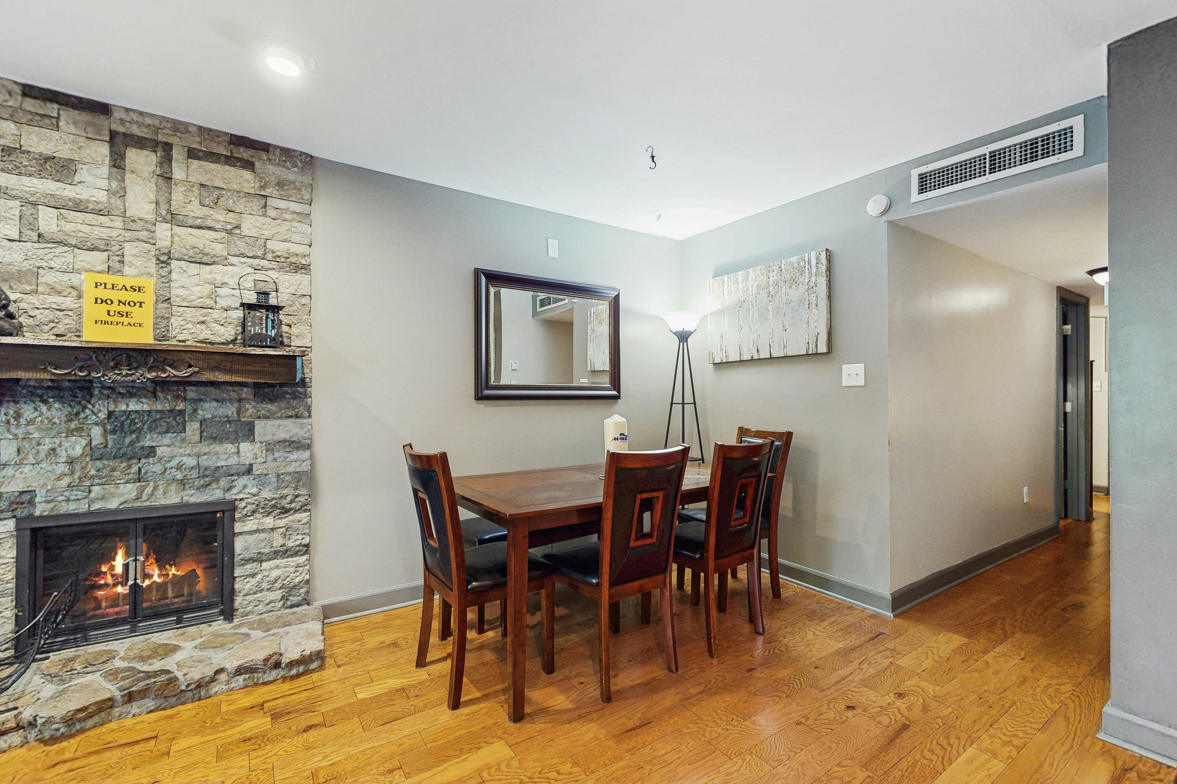 Cozy mountain condo with easy access to trails, pools, hot tubs & family fun