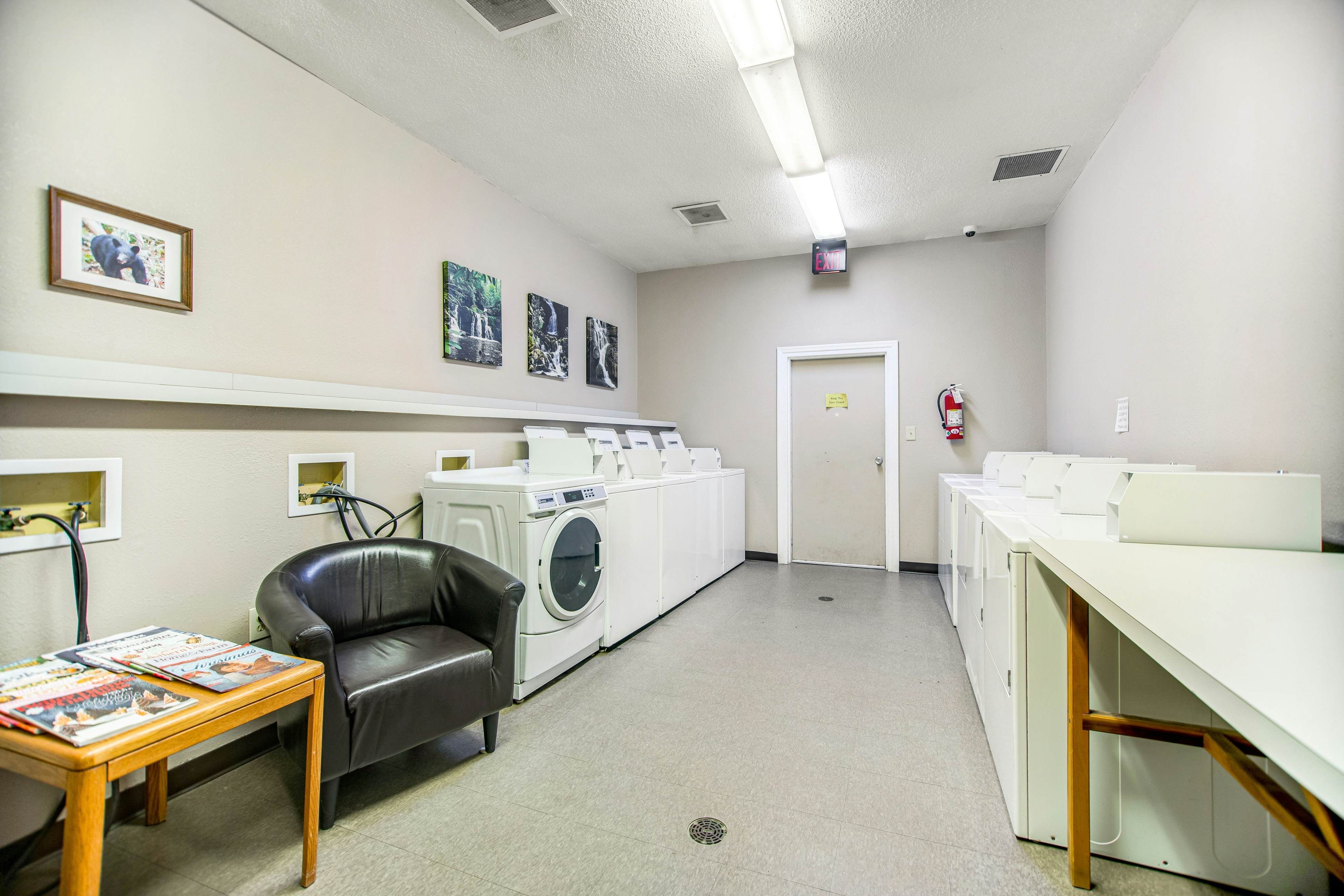 Cozy mountain condo with easy access to trails, pools, hot tubs & family fun