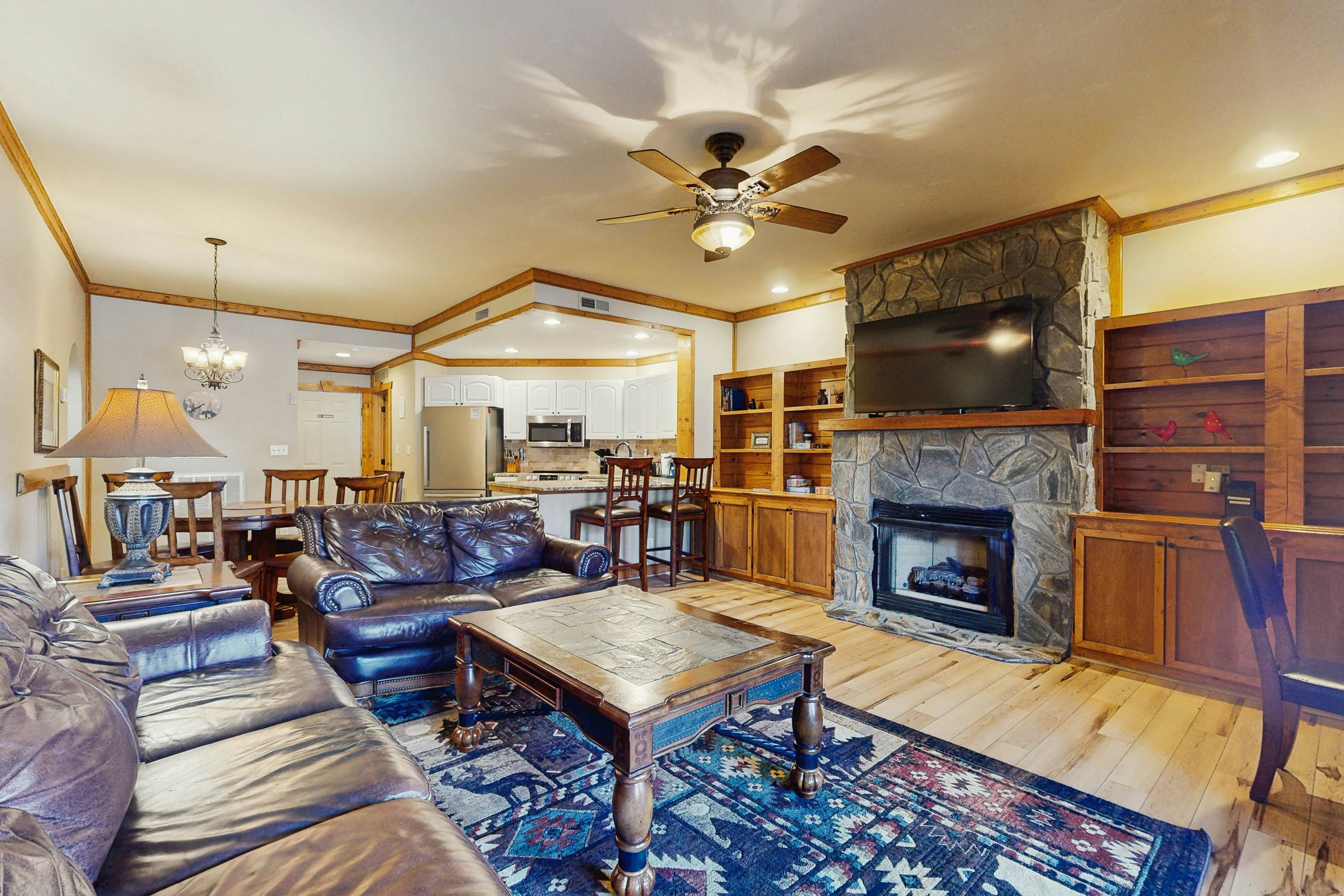 Smoky Mountains condo located close to downtown Gatlinburg