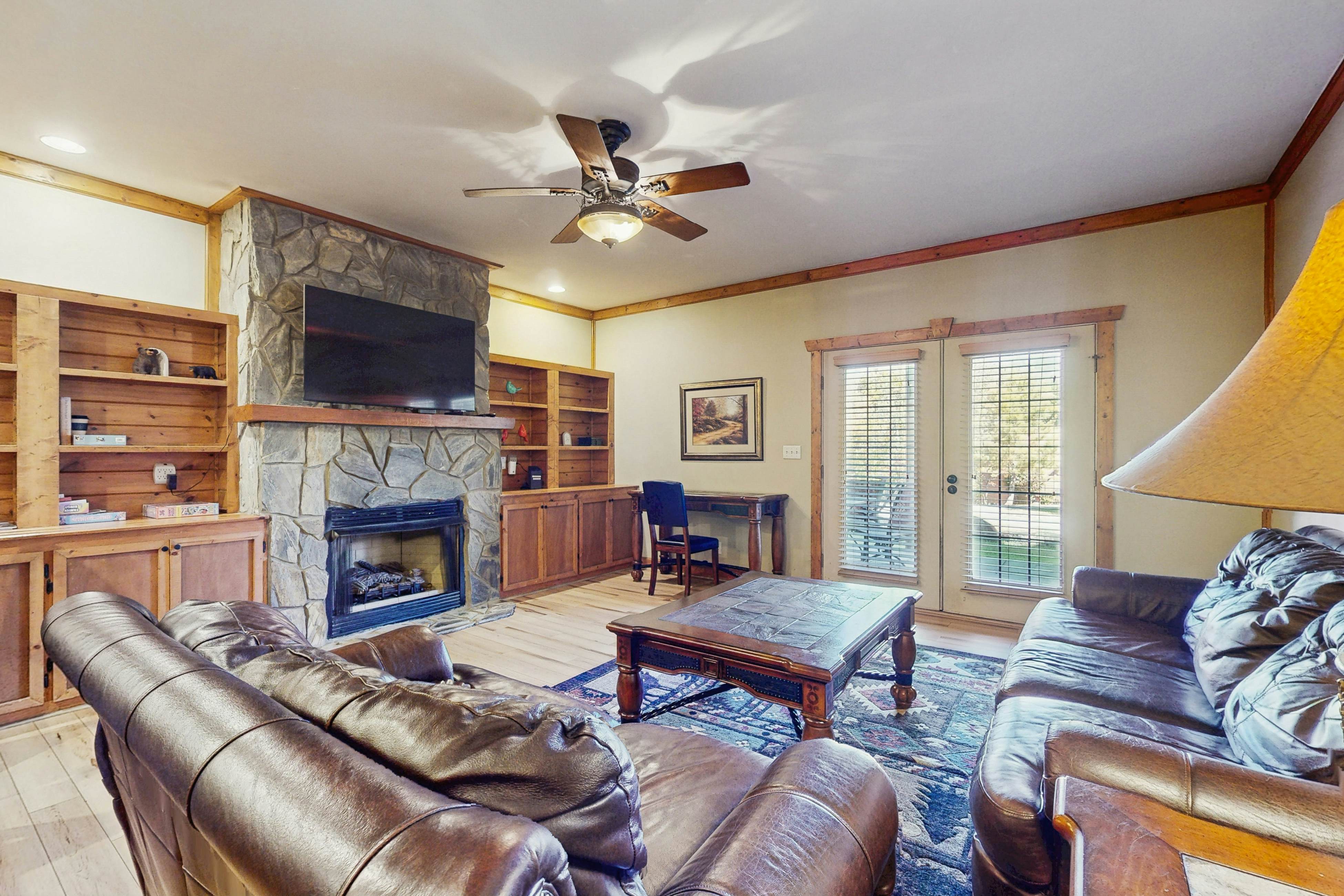 Smoky Mountains condo located close to downtown Gatlinburg