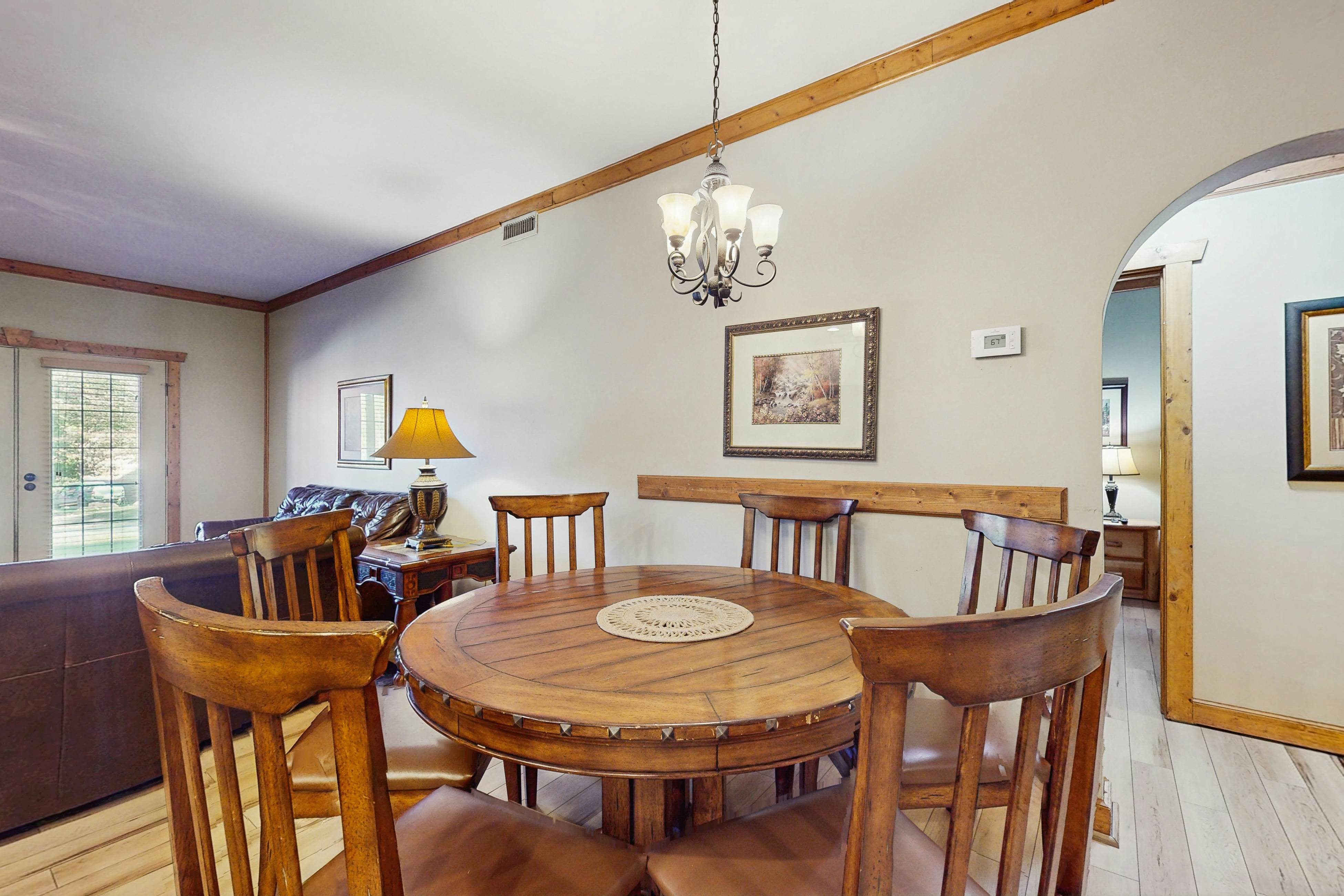 Smoky Mountains condo located close to downtown Gatlinburg