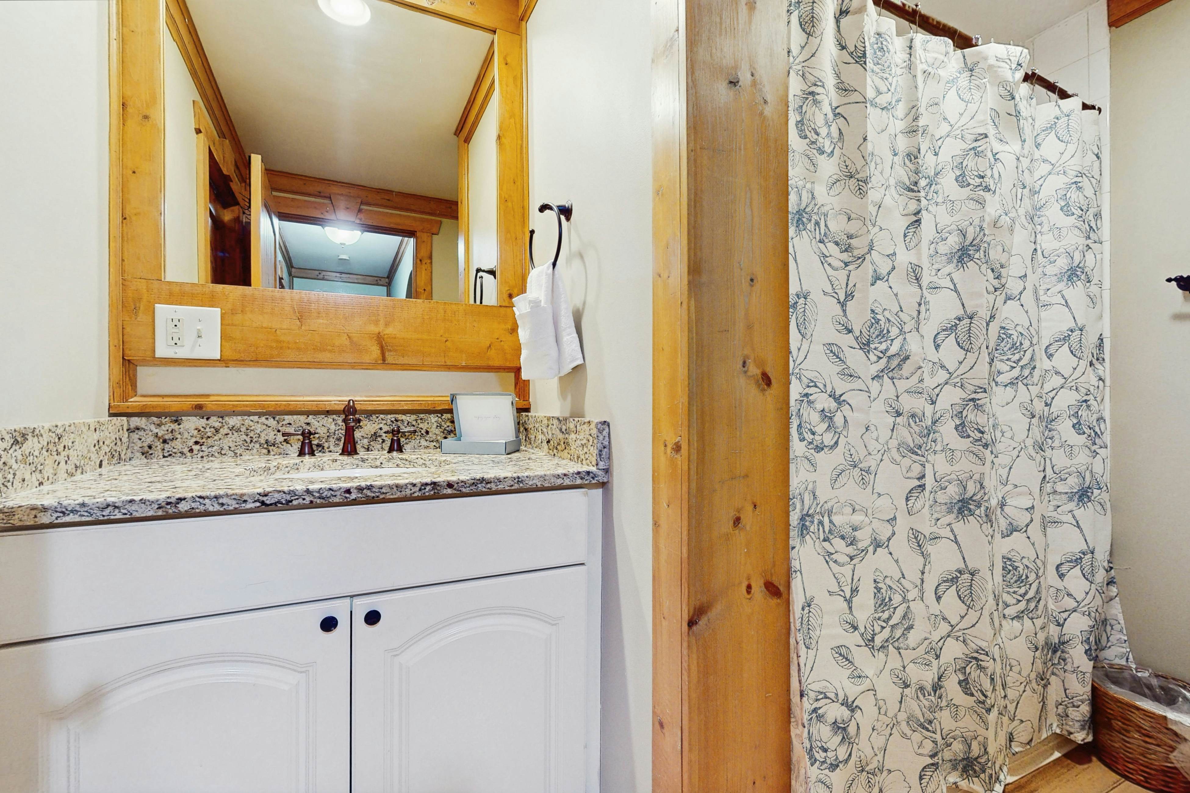 Smoky Mountains condo located close to downtown Gatlinburg