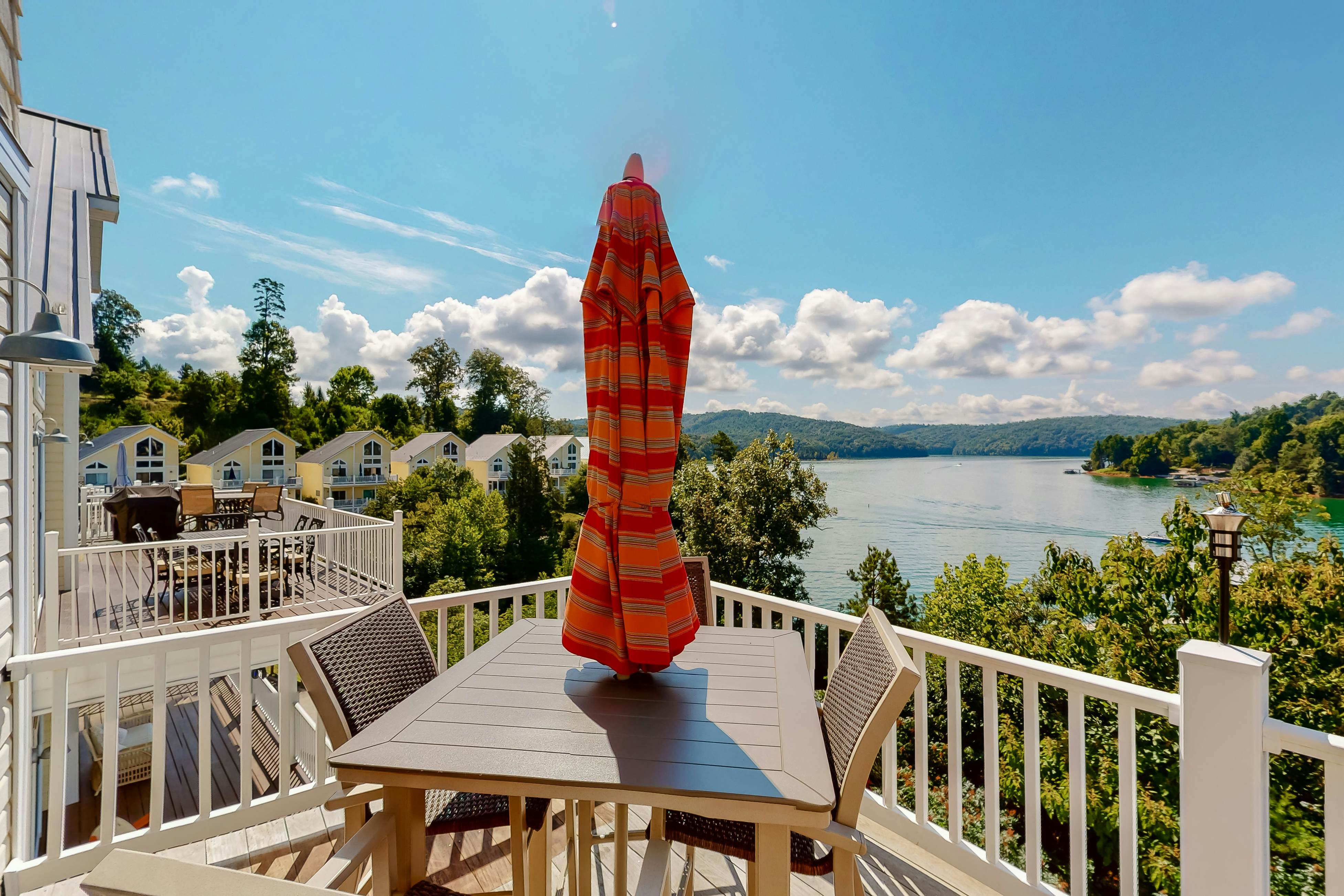 Family Lake Escape | Shared Pool, Dock & Clubhouse