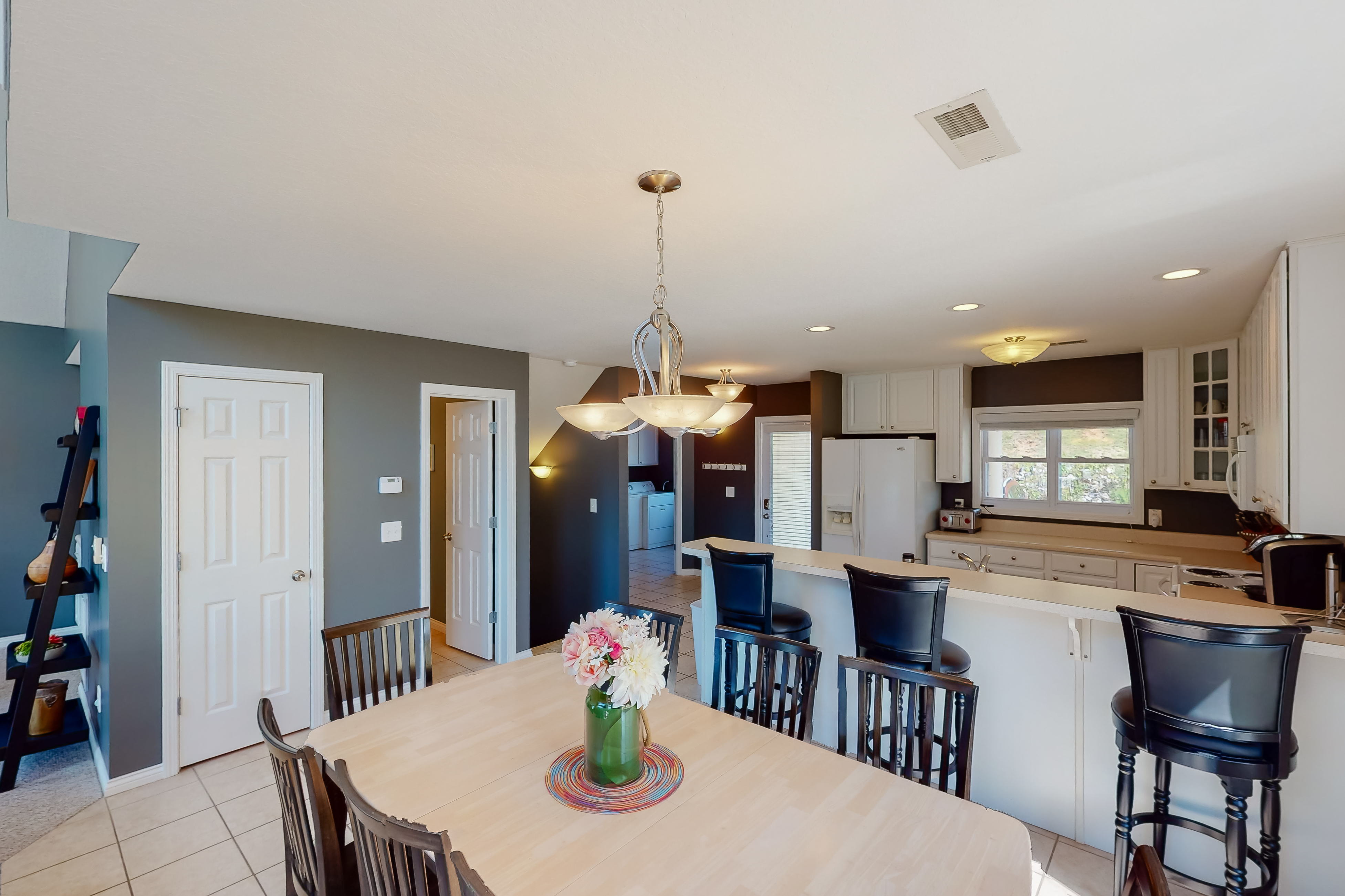 Family Lake Escape, Sleeps 12, Shared Pool, Dock