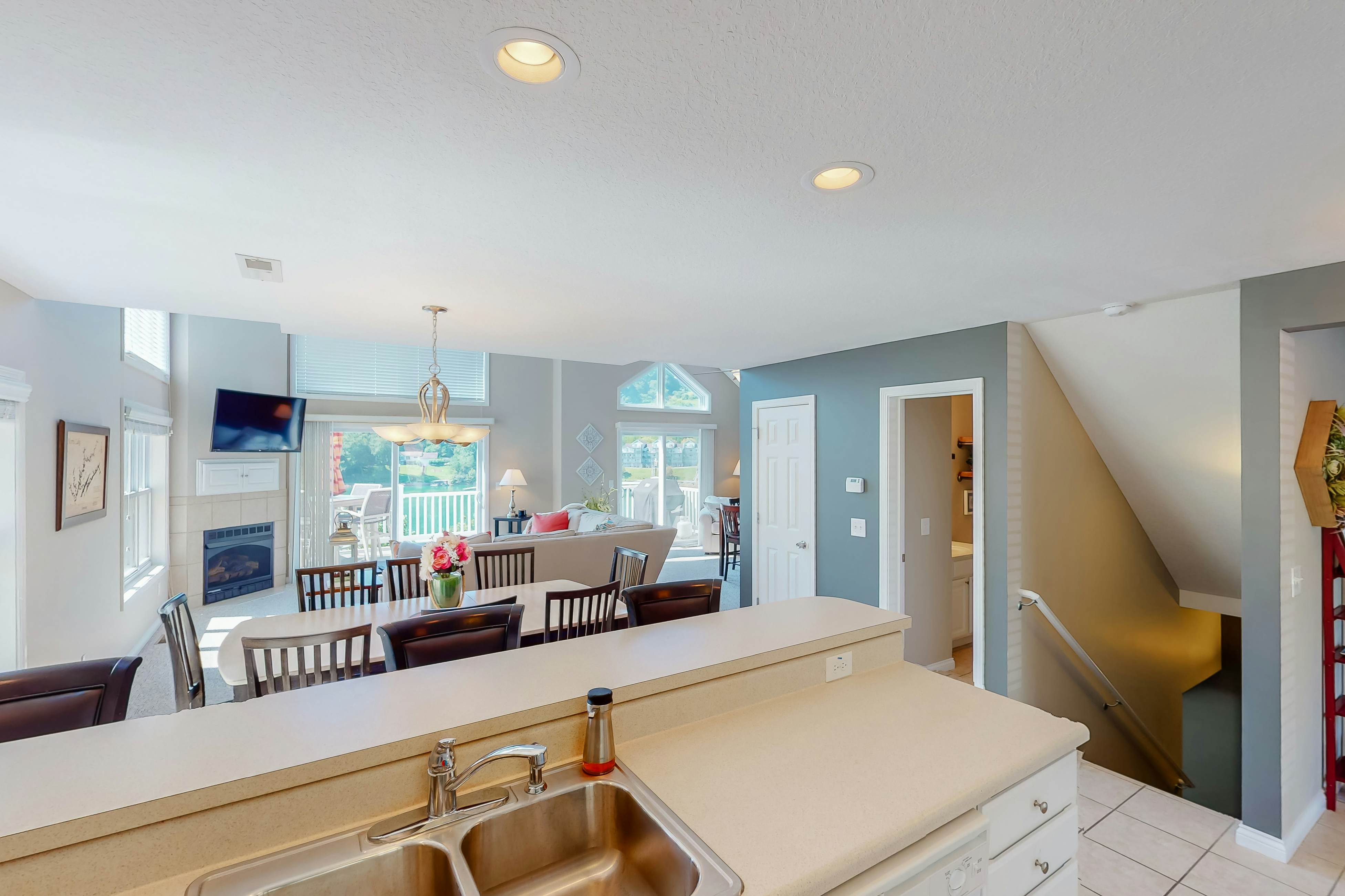 Family Lake Escape | Shared Pool, Dock & Clubhouse