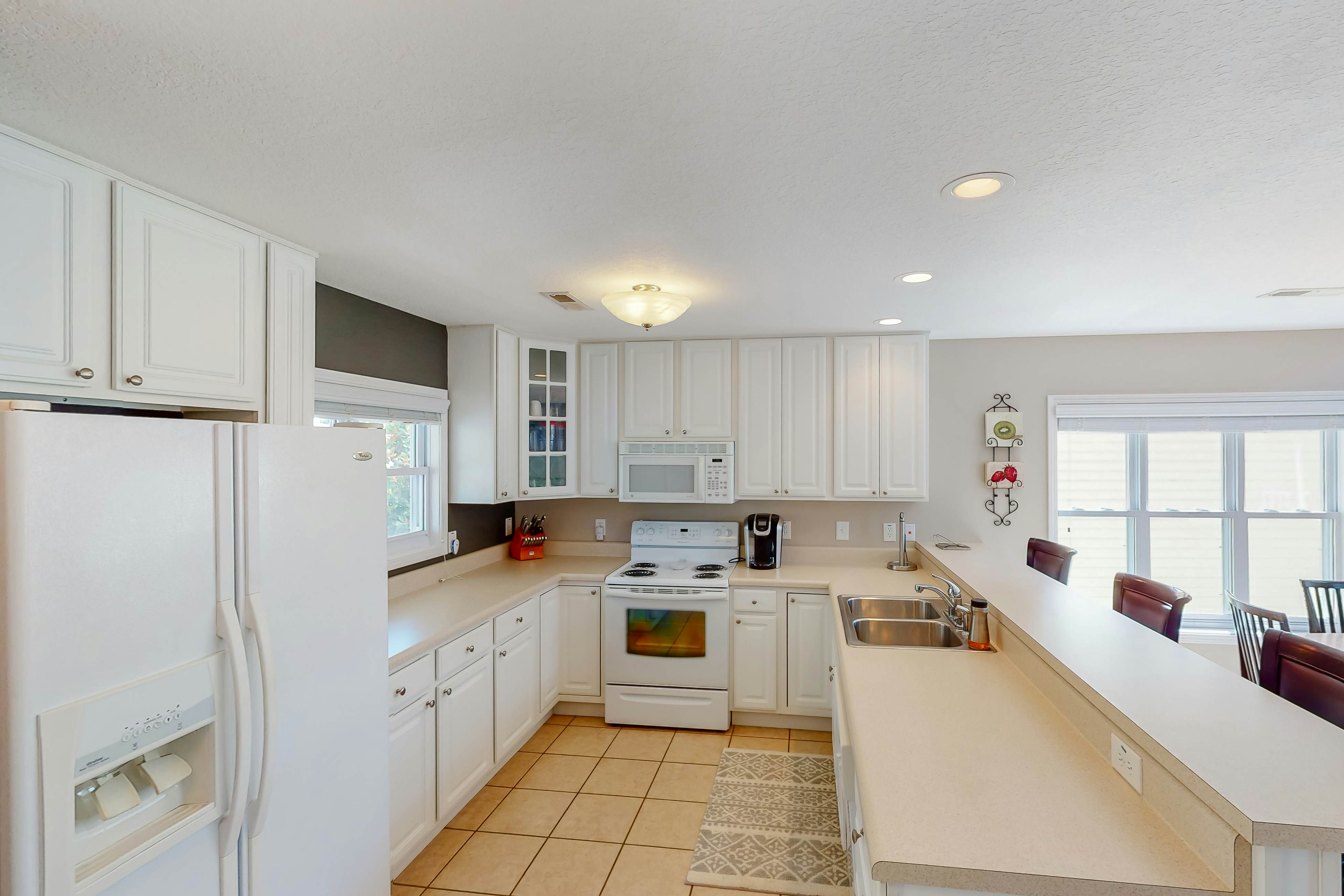 Family Lake Escape | Shared Pool, Dock & Clubhouse