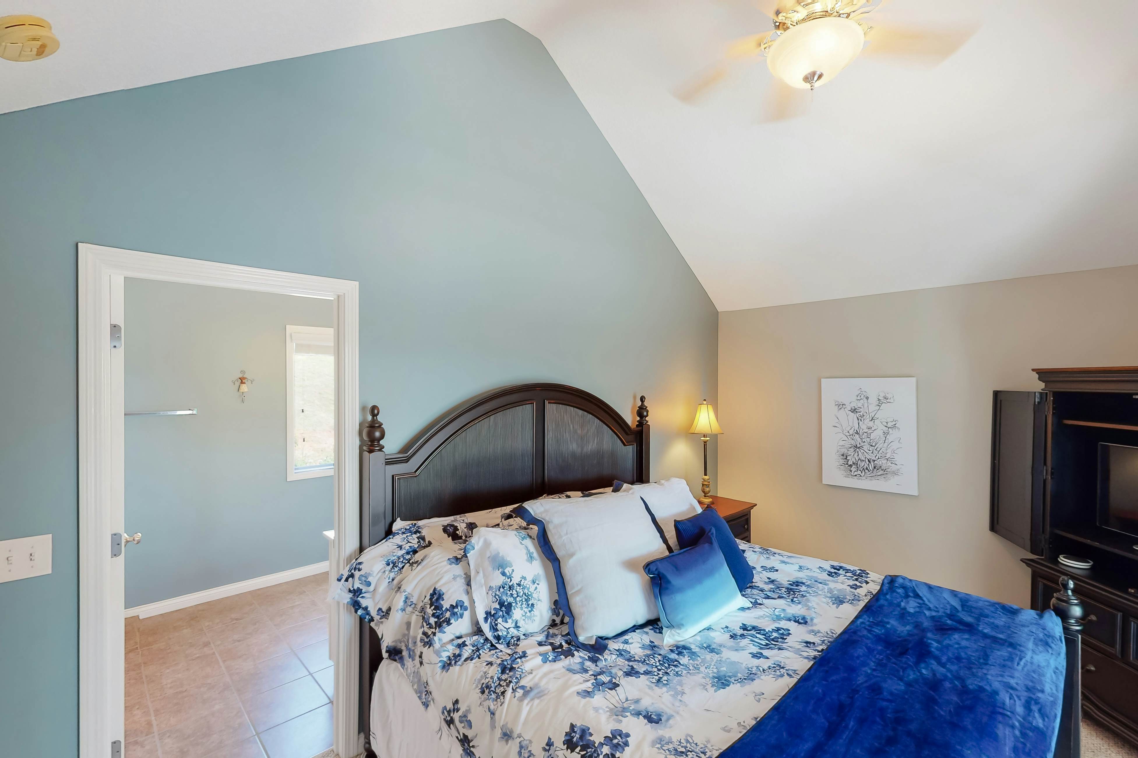 Family Lake Escape | Shared Pool, Dock & Clubhouse