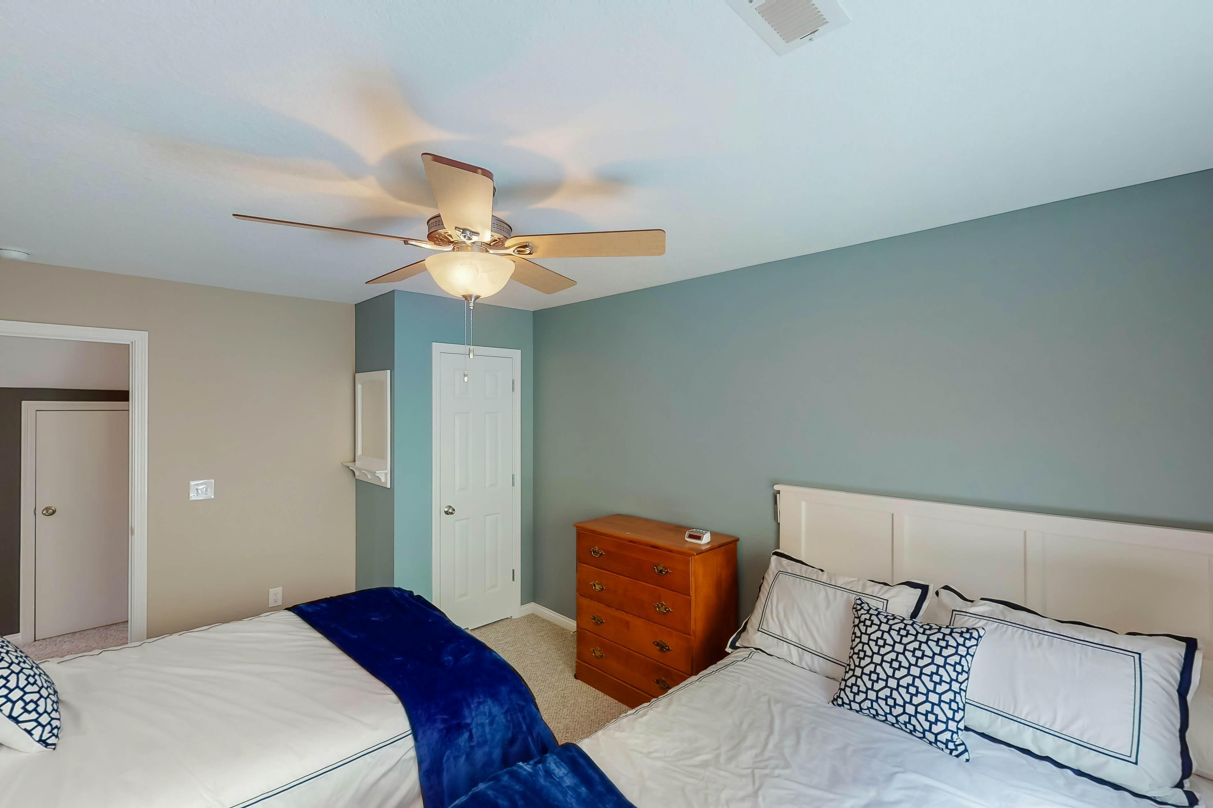 Family Lake Escape | Shared Pool, Dock & Clubhouse