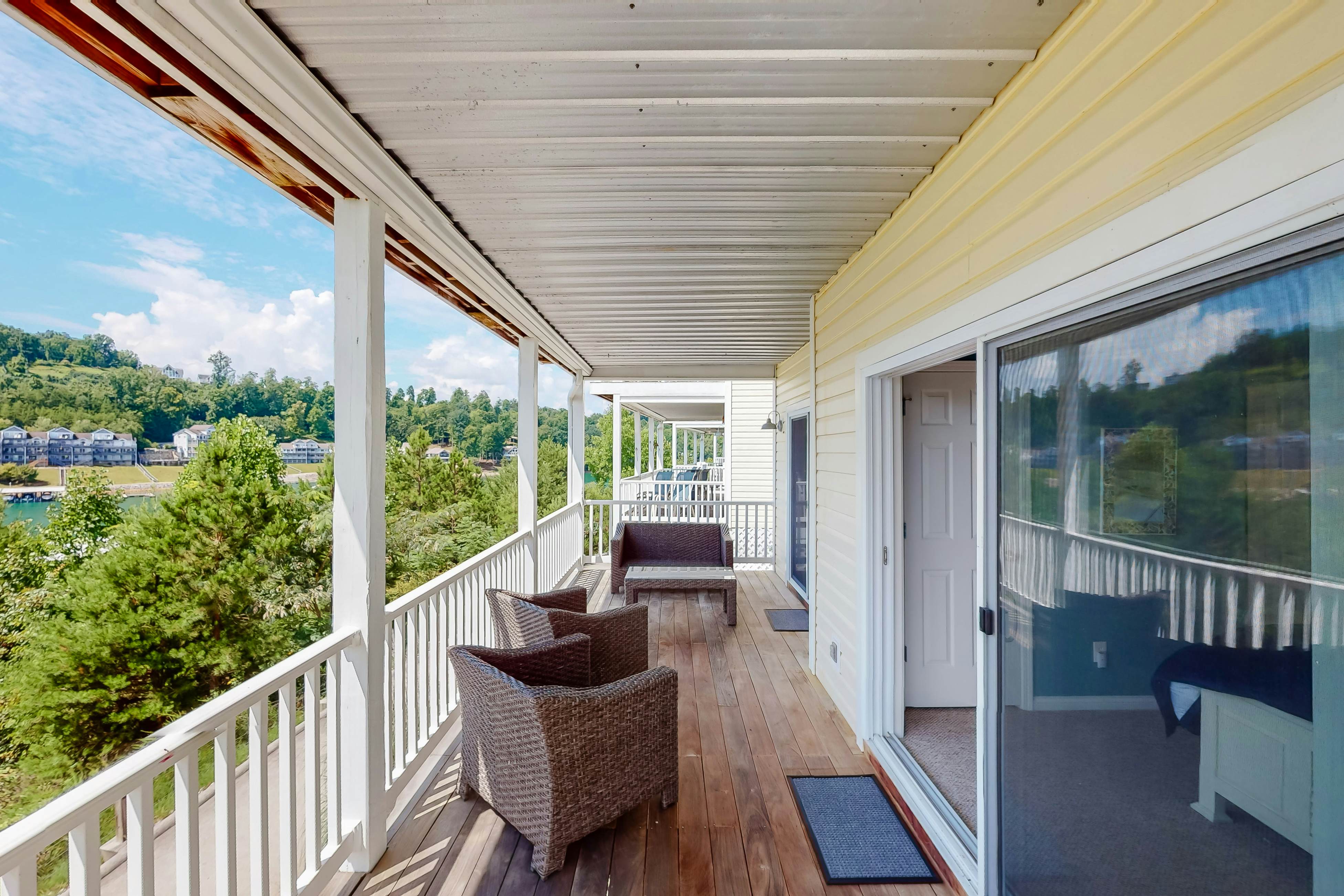 Family Lake Escape | Shared Pool, Dock & Clubhouse