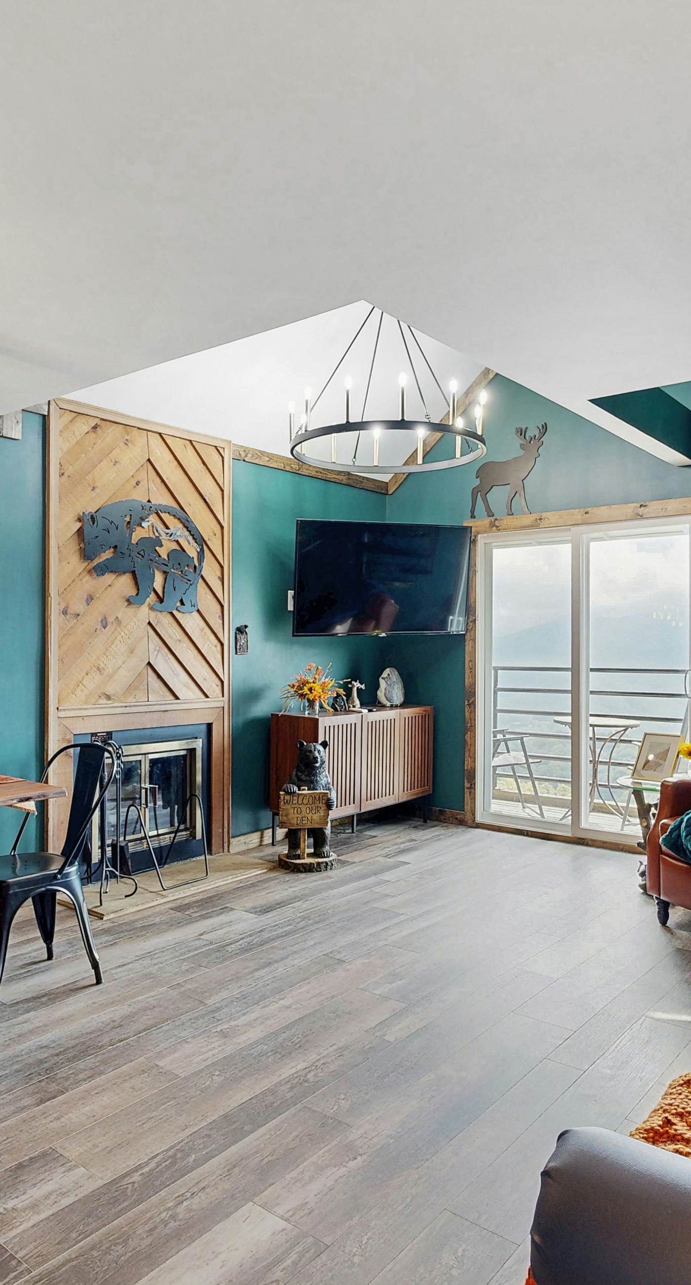 Charming Mtn View Condo, Sleeps 8・Balcony・Pool