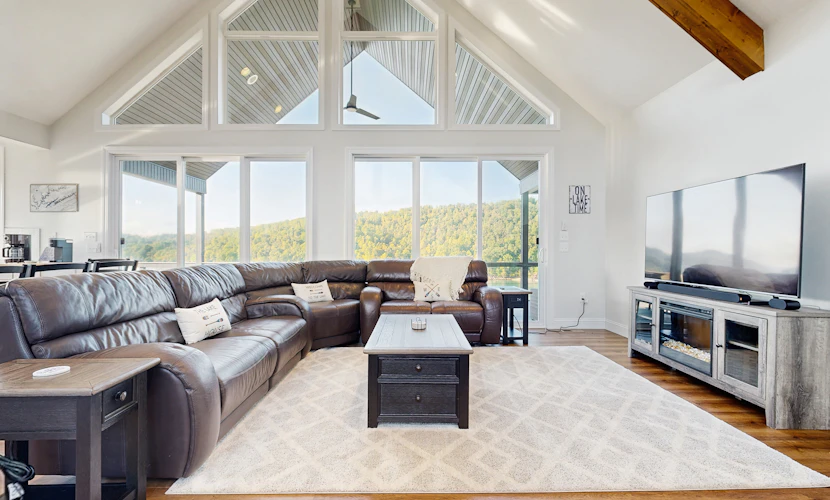 Lakeside Chalet Nr Deerfield Res, Sleeps 10, Games