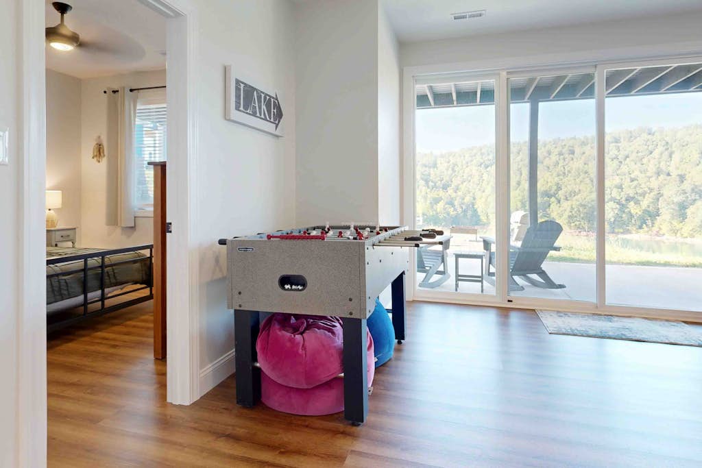 Lakeside Chalet Nr Deerfield Res, Sleeps 10, Games