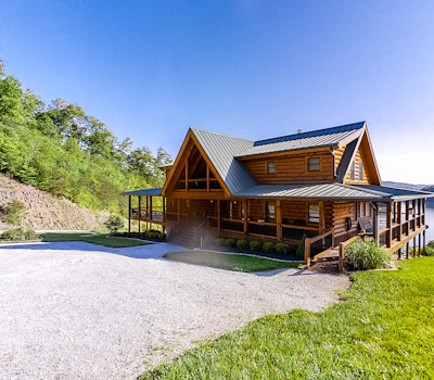 3 Story Lake Escape, Sleeps 16・Hot Tub・Pool Table