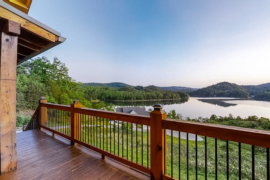 3 Story Norris Lake Cabin・Views・Hot Tub・Pool Table