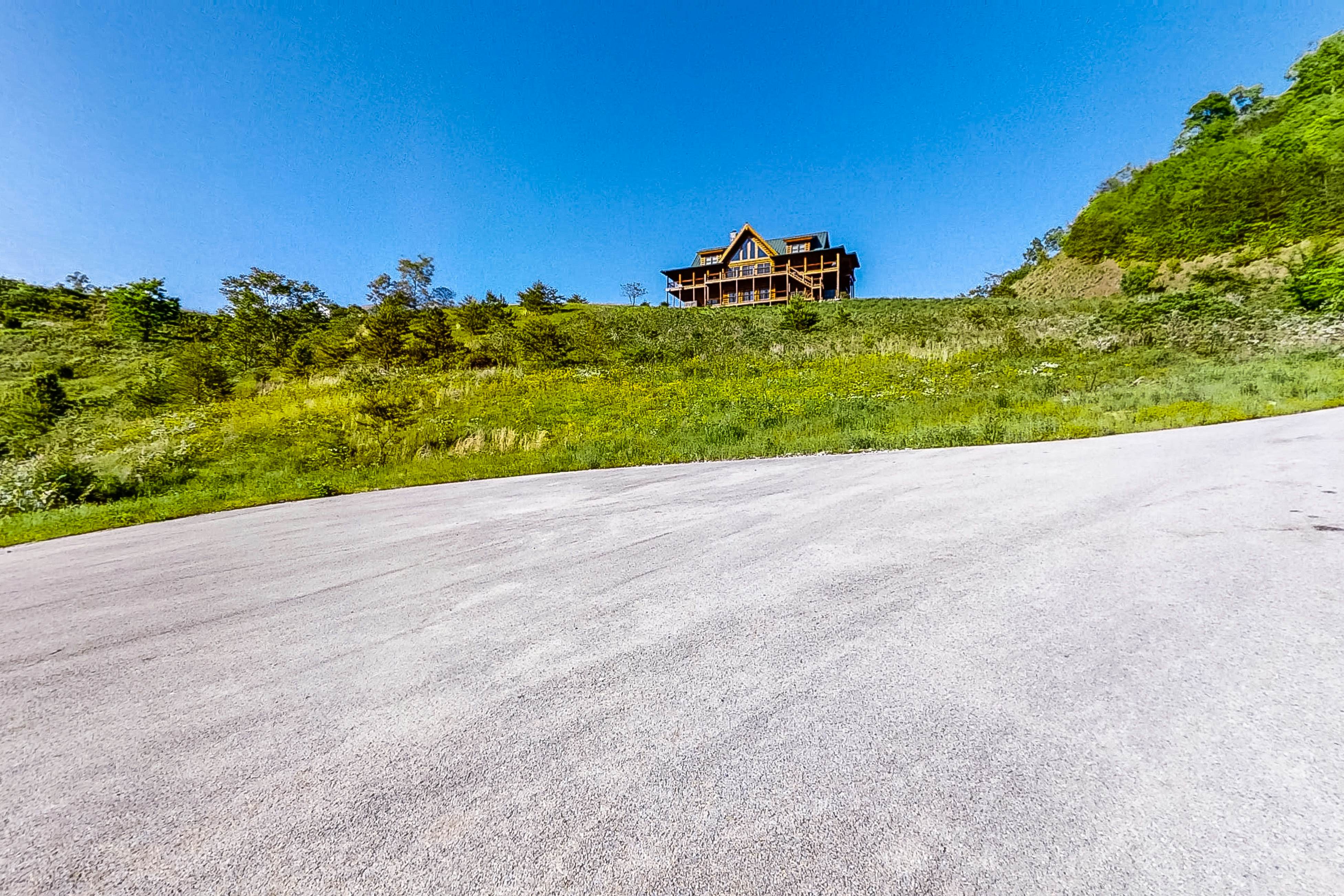 Three-Story Lake Escape w/ Hot Tub & Pool Table