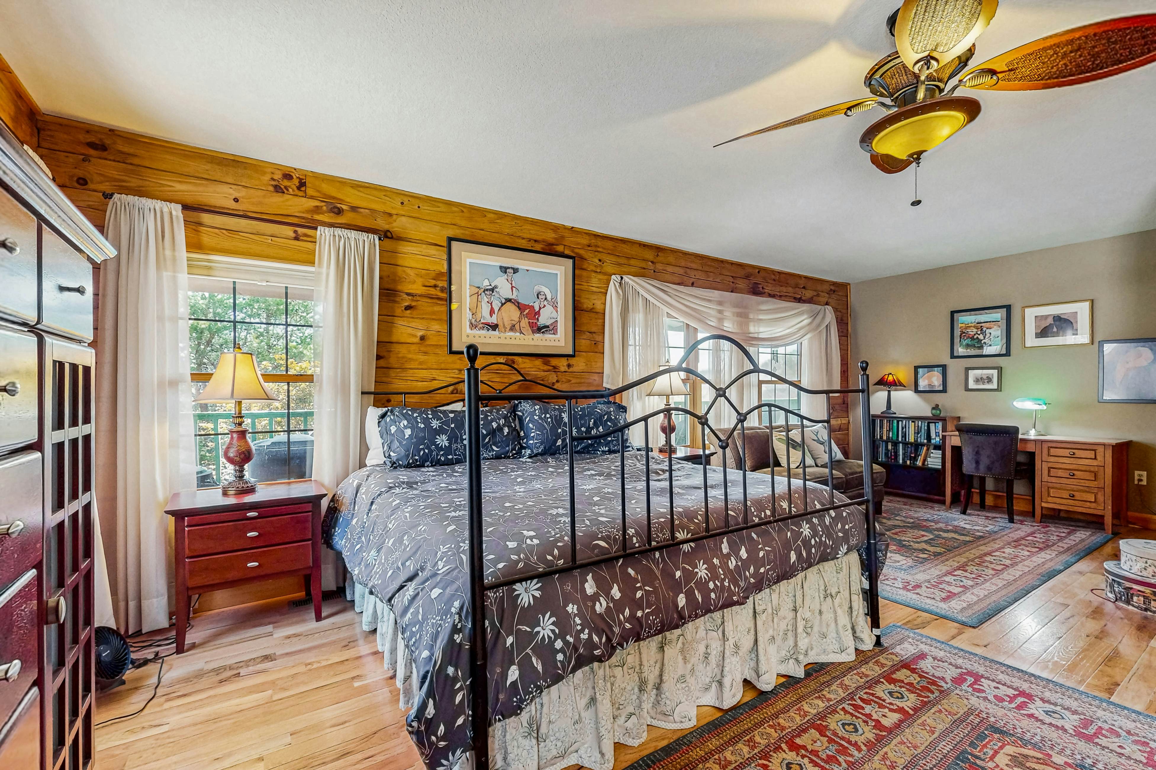 Cozy Home with Hot Tub, Stunning Views, Fire Pit, and Large Fenced-In Yard