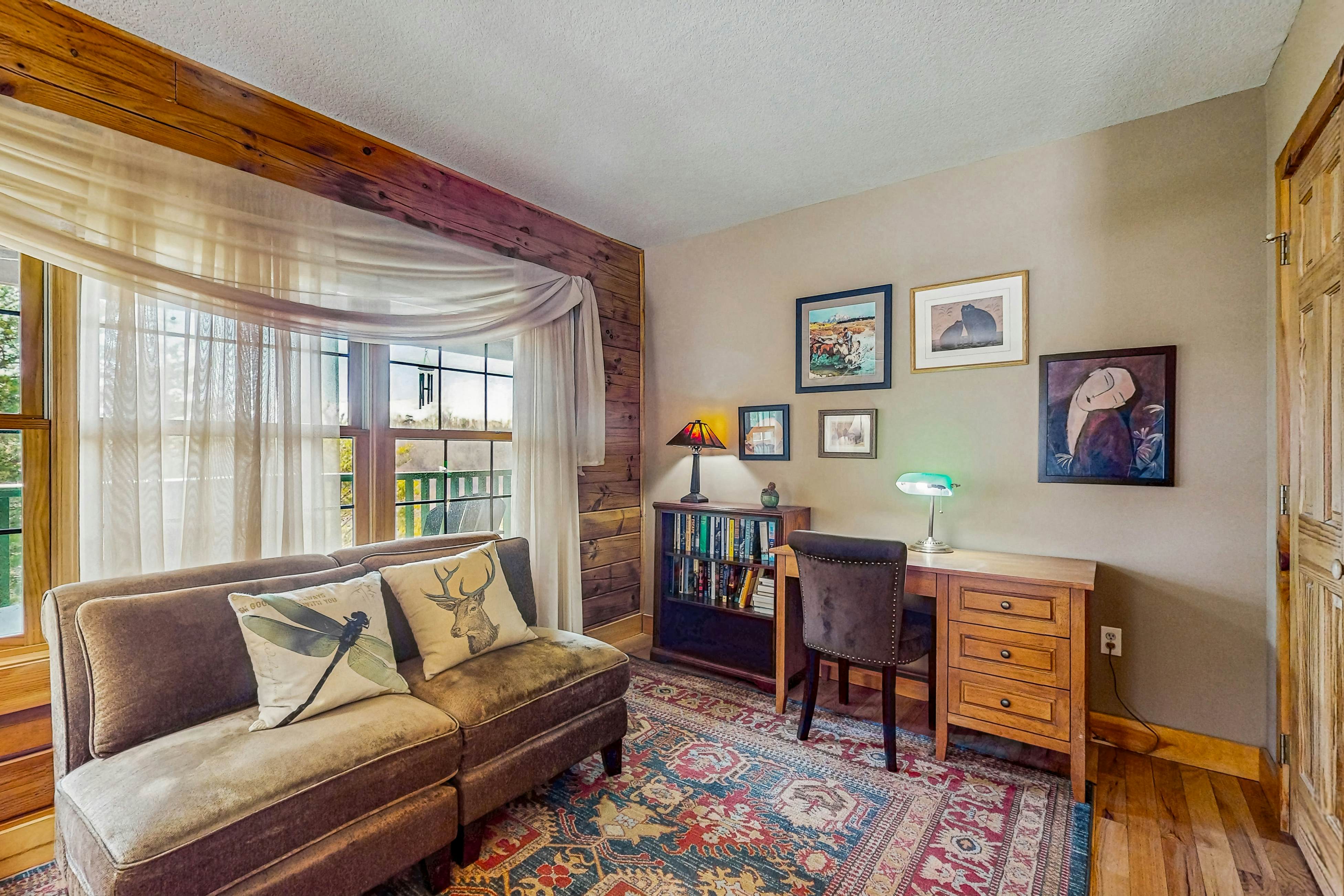 Cozy Home with Hot Tub, Stunning Views, Fire Pit, and Large Fenced-In Yard