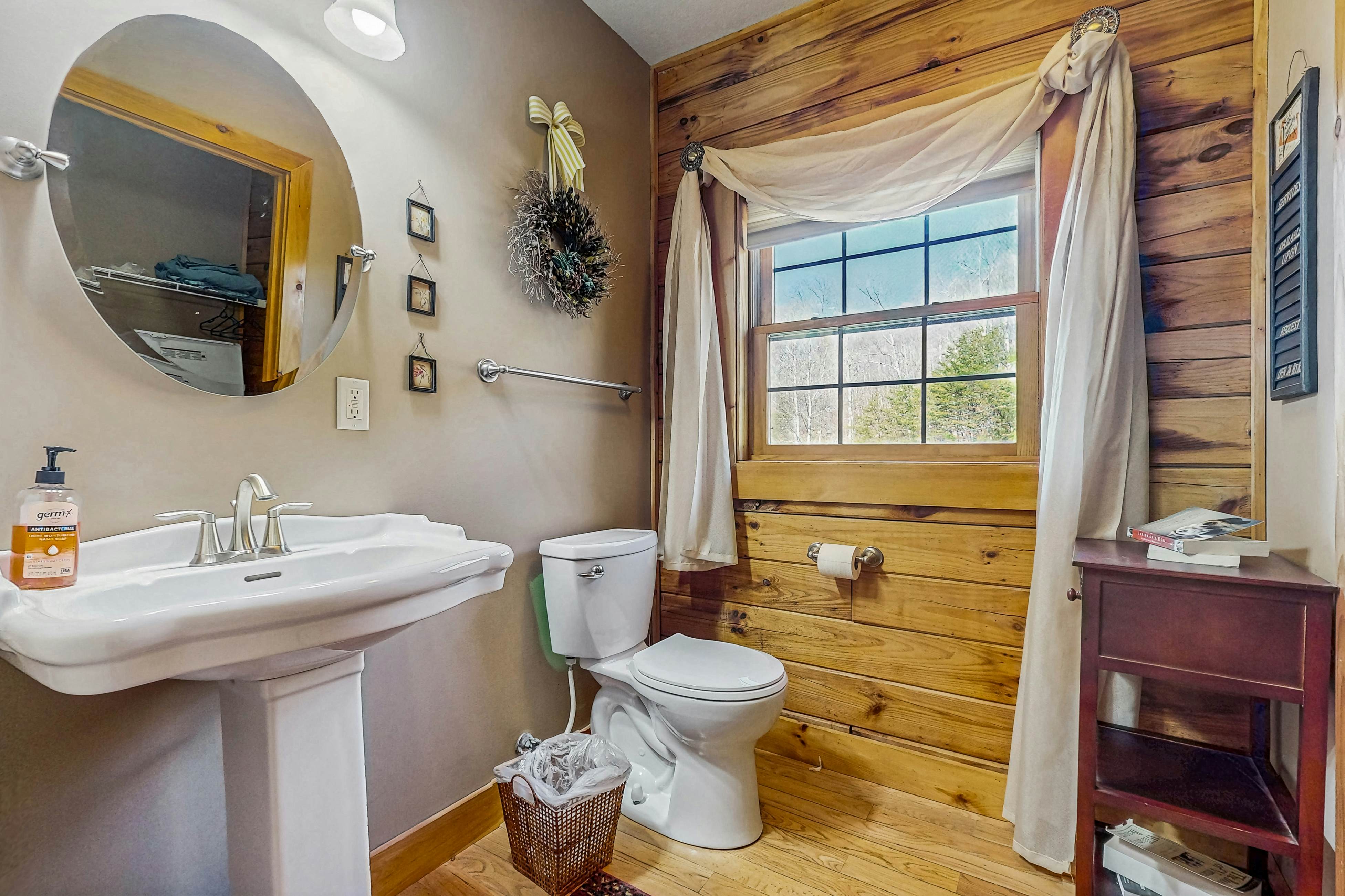 Cozy Home with Hot Tub, Stunning Views, Fire Pit, and Large Fenced-In Yard