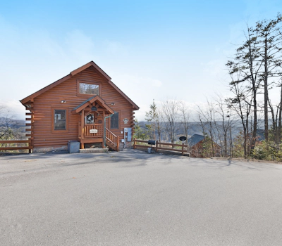 Amazing Mtn Views Cabin, Sleeps 4, Hot Tub, Deck
