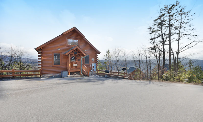 Amazing Mtn Views Cabin, Sleeps 4, Hot Tub, Deck