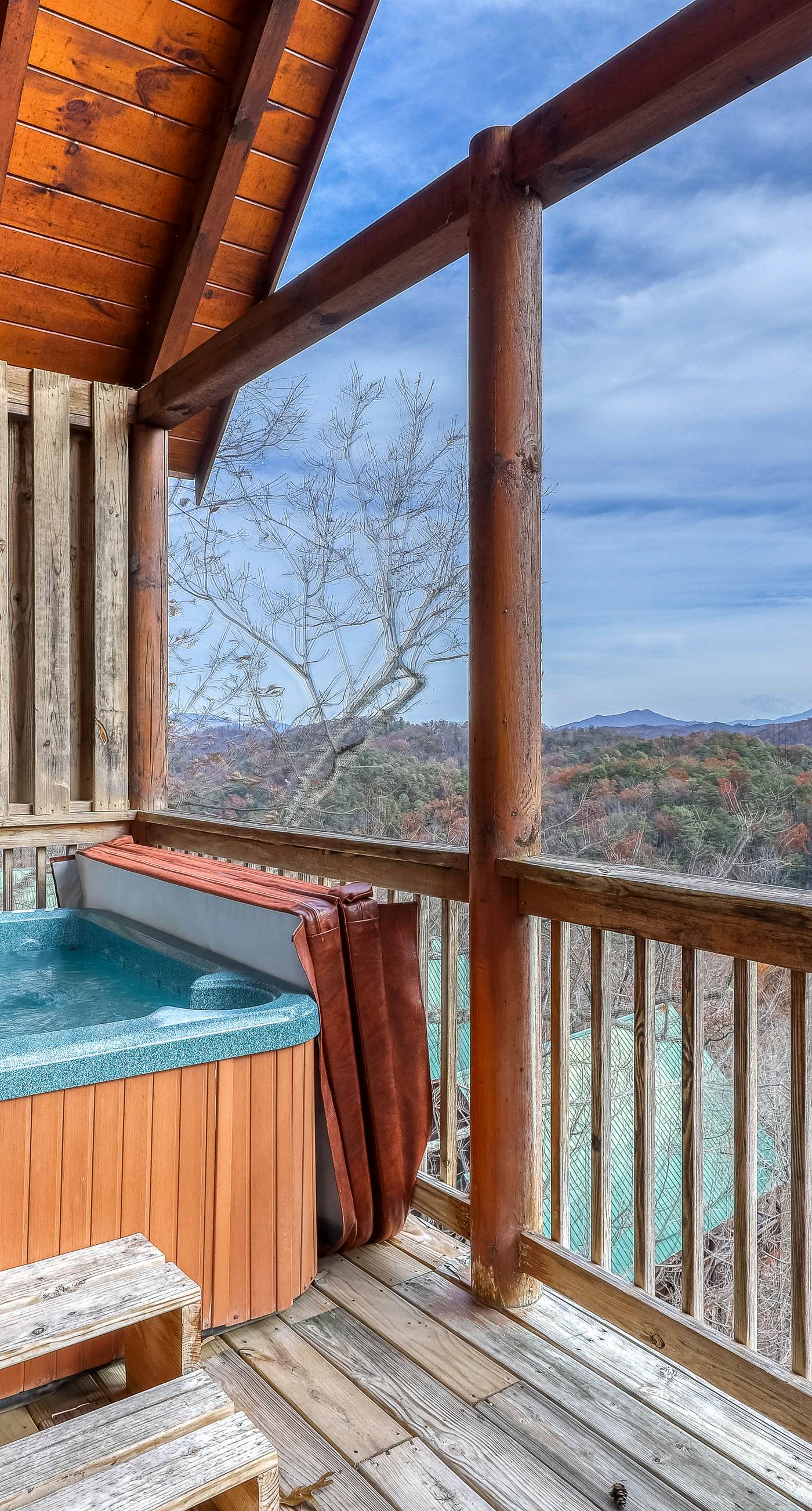 Dog Friendly Cabin, Sleeps 4, Gorgeous View, Hot Tub