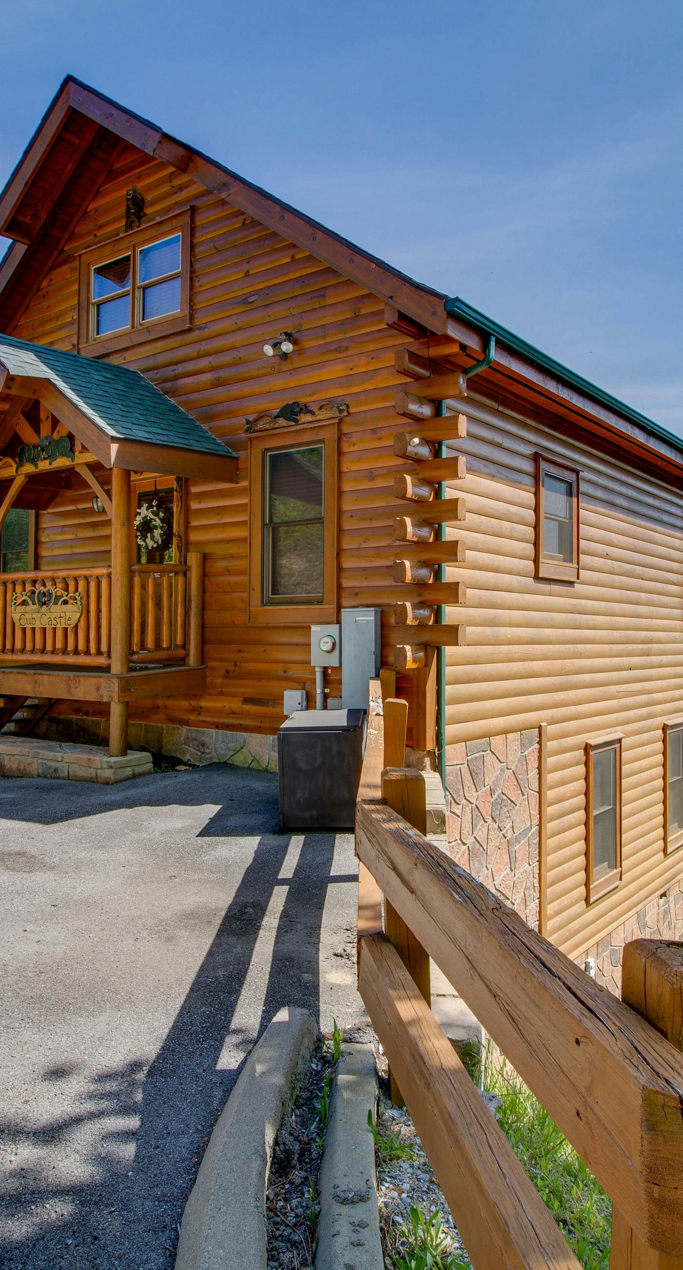 Cabin W Amazing Views, Hot Tub, Shared Sauna-Pool