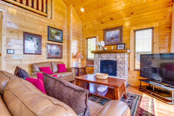 Cabin W Amazing Views, Hot Tub, Shared Sauna-Pool