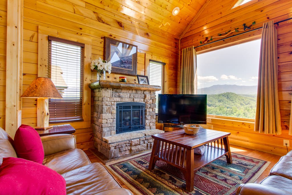 Cabin W Amazing Views, Hot Tub, Shared Sauna-Pool