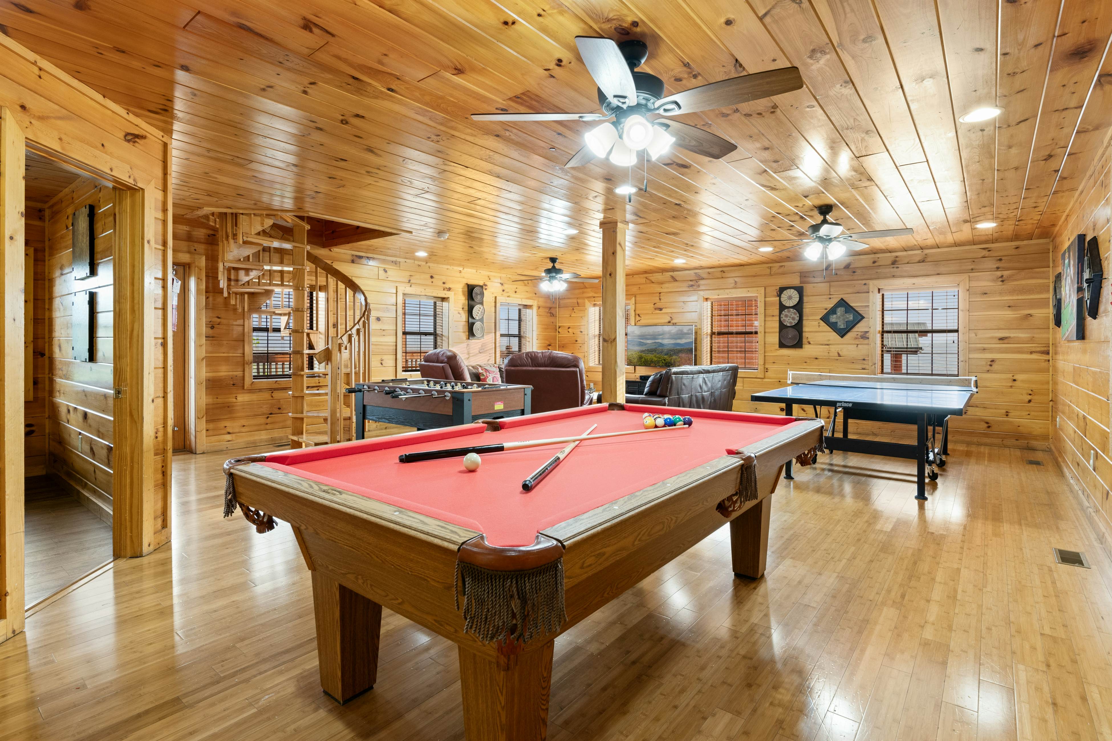 Rustic log cabin w/ Free Attraction Tickets, mountain views, hot tub, & games