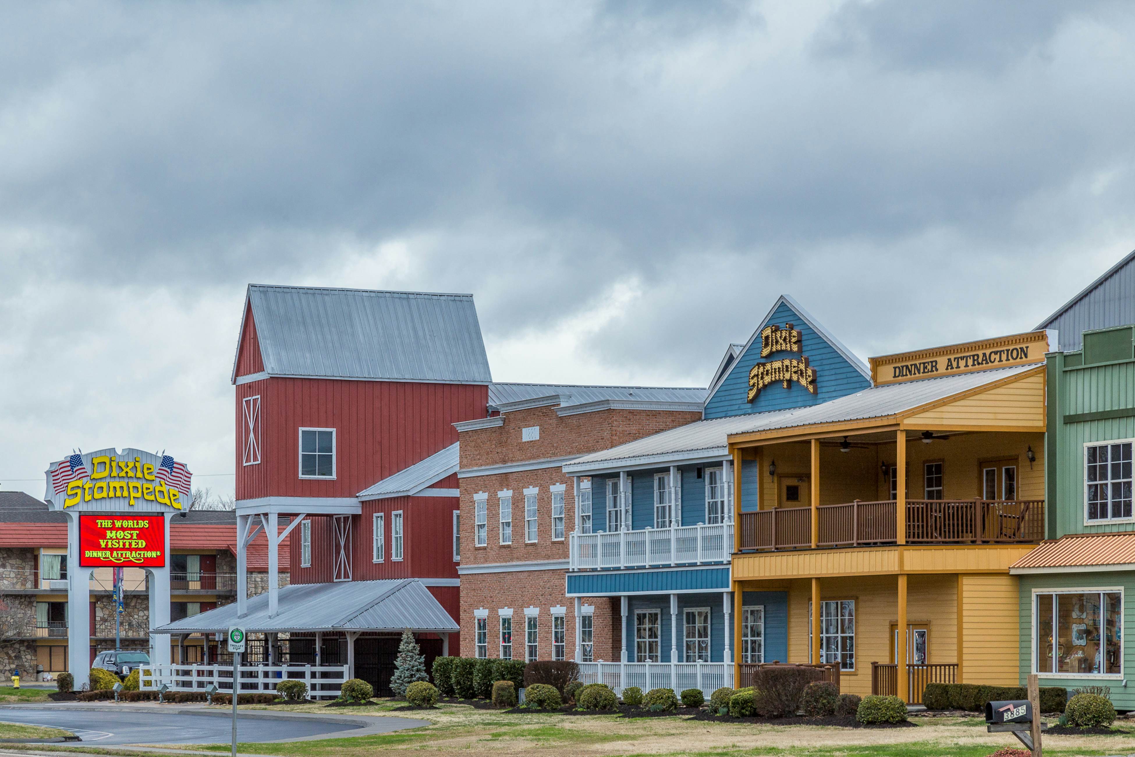Rustic log cabin w/ Free Attraction Tickets, mountain views, hot tub, & games
