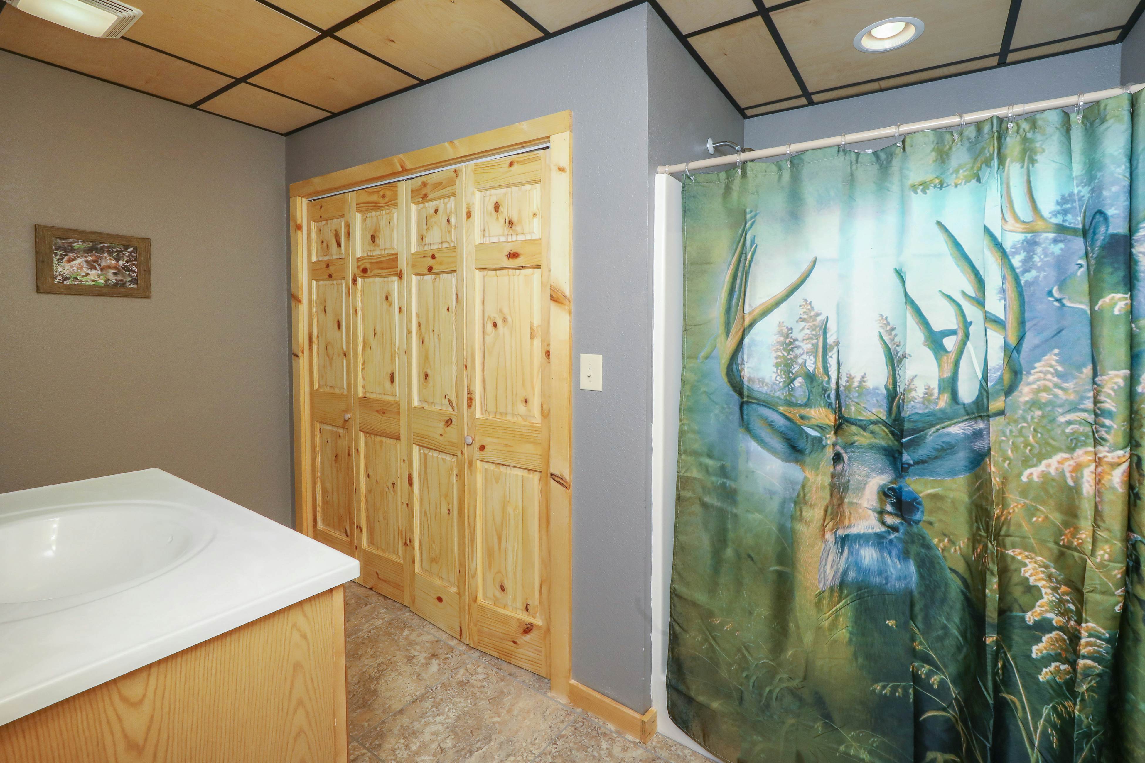 Cozy Cabin, Sleep 8・Theater Room・Pool Table・Deck