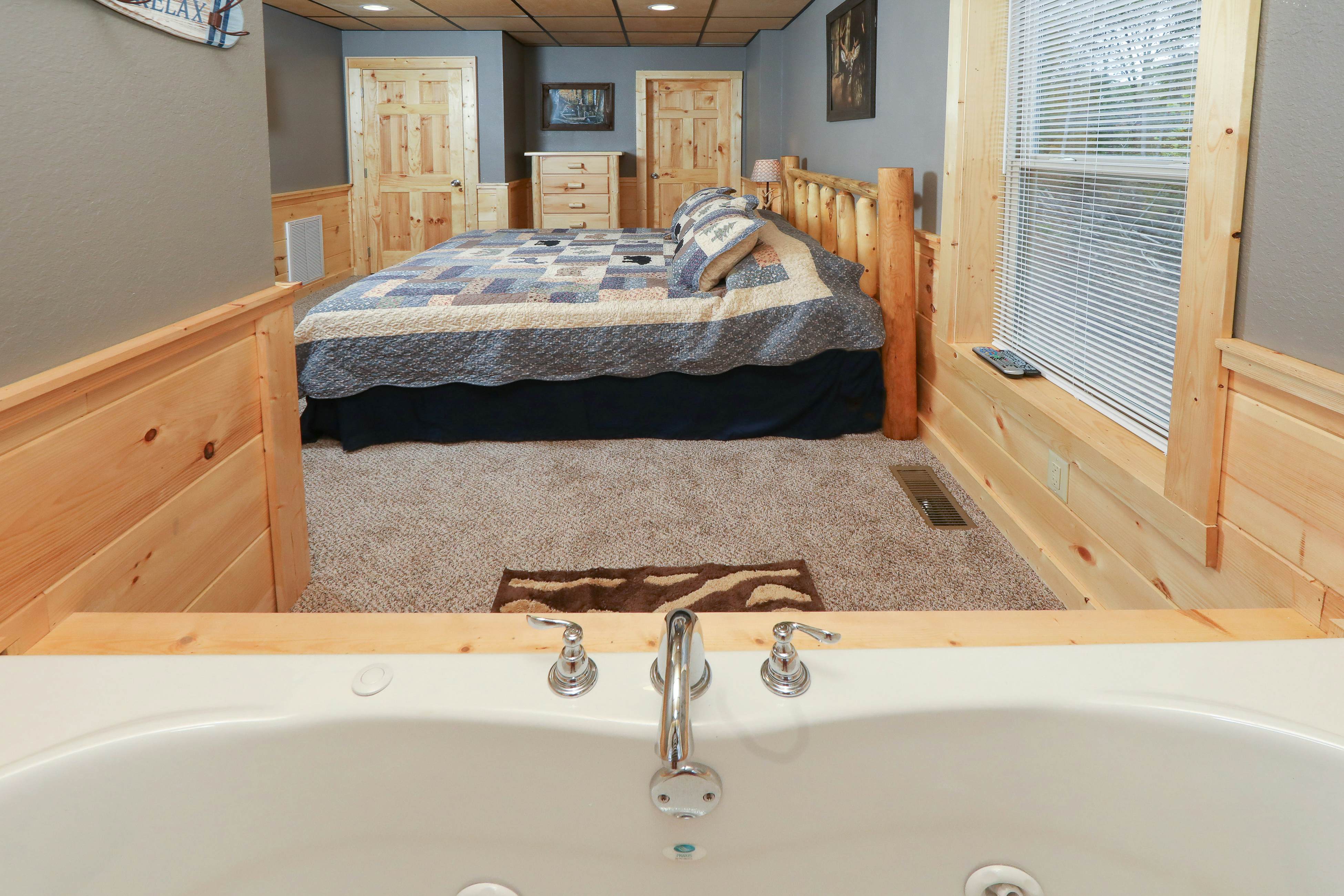 Cozy Cabin, Sleep 8・Theater Room・Pool Table・Deck