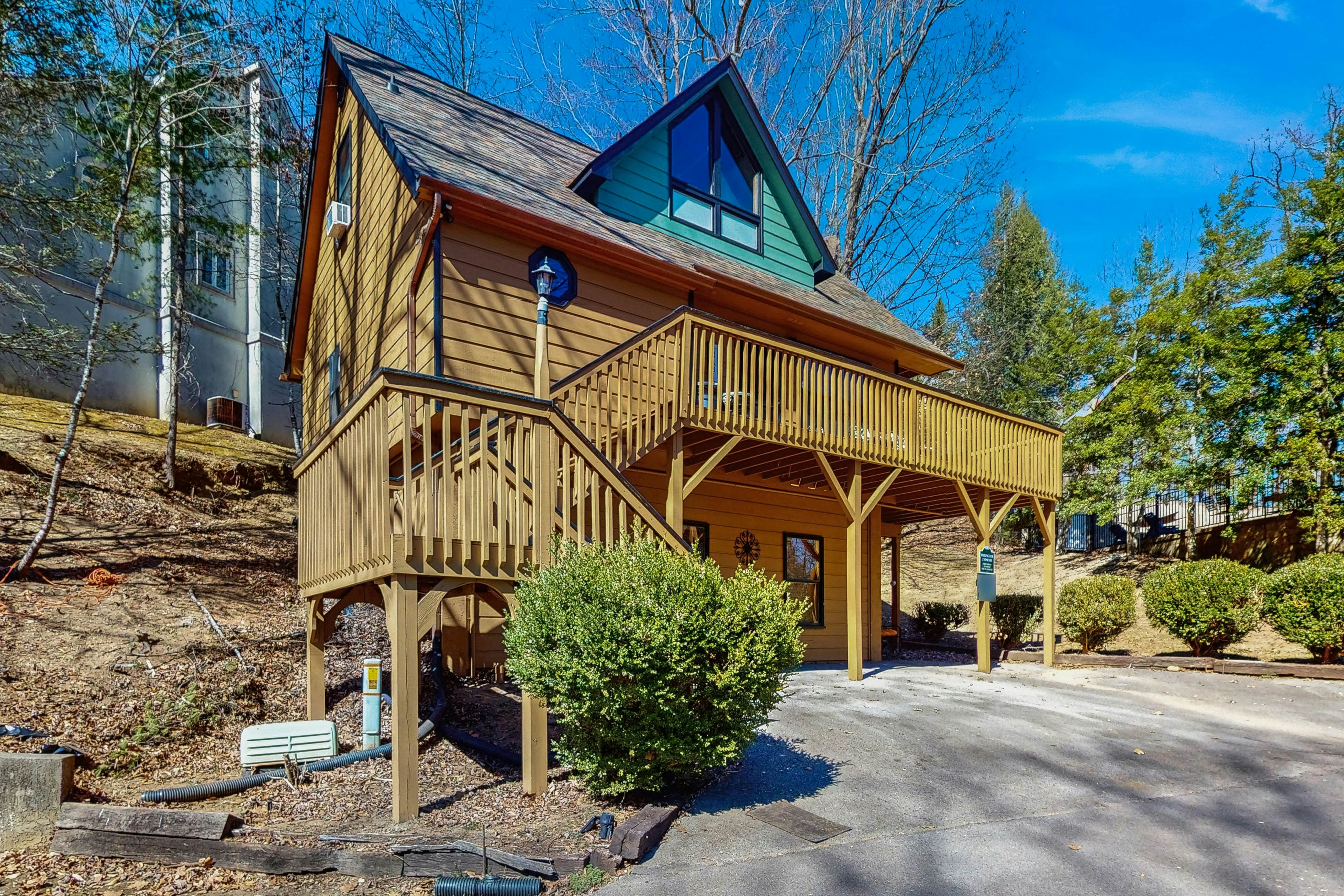 Charming Cabin, Sleep 5・Hot Tub・Arcade・Shared Pool