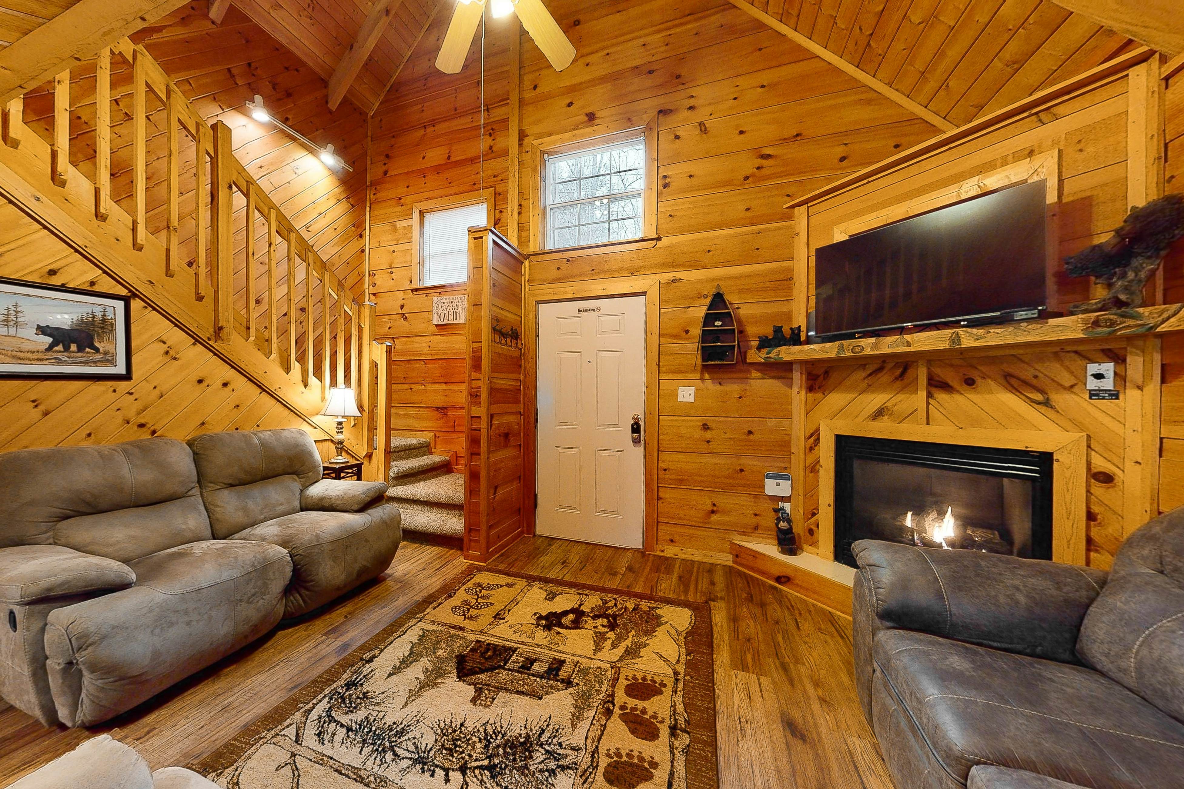 Smokies Cabin, Sleeps 6・Hot Tub・Fireplace・Deck