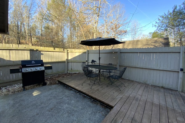 Smokies Cabin, Sleeps 6・Hot Tub・Fireplace・Deck