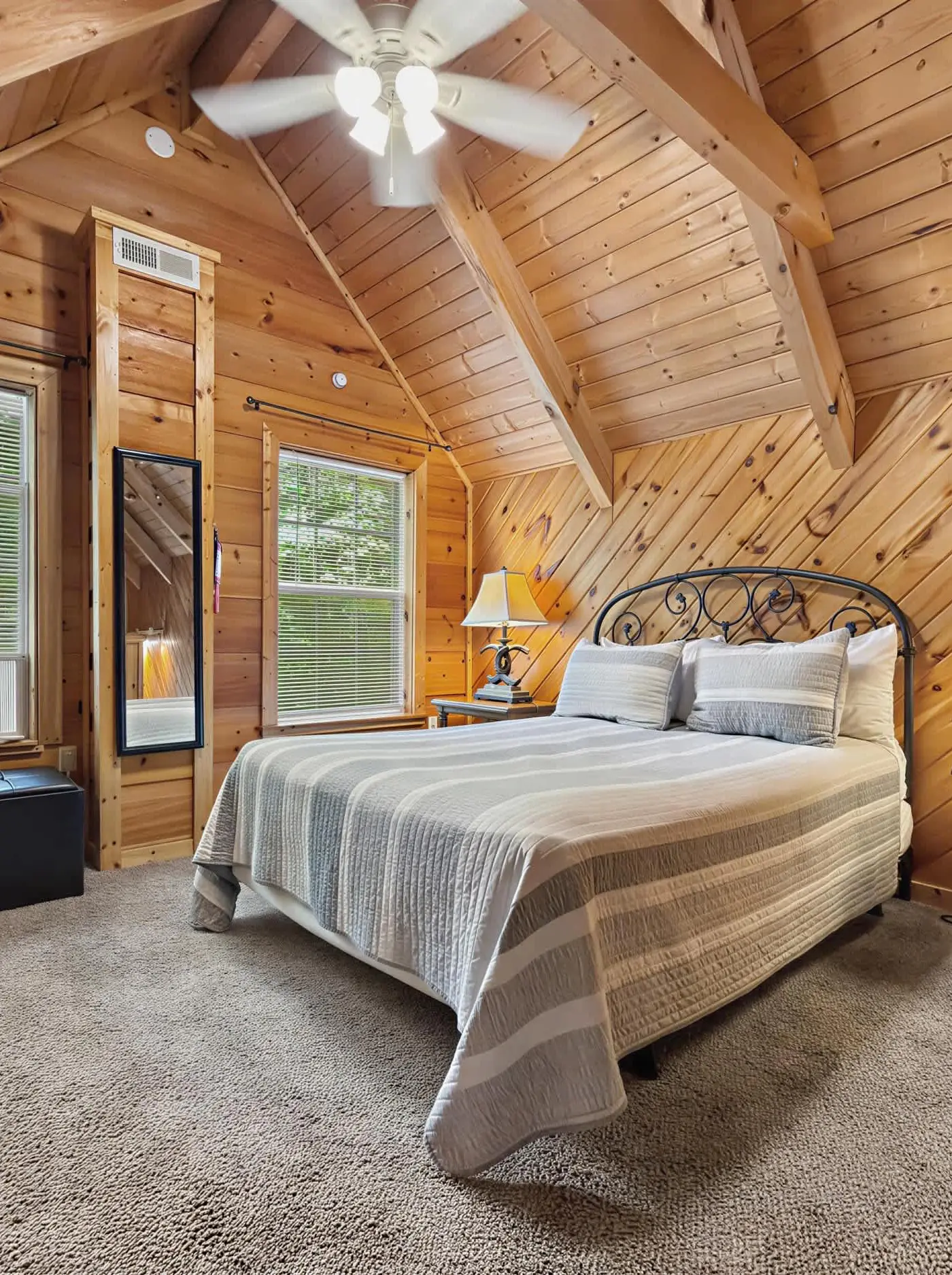 Near Dollywood Cabin Escape・Deck・Private Hot Tub