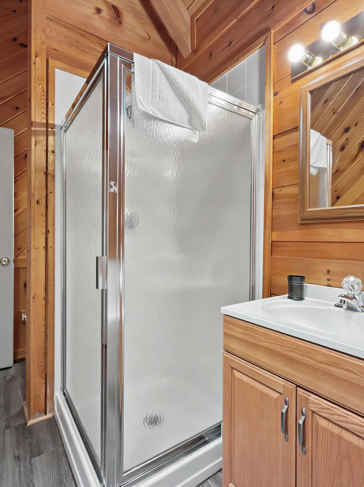Near Dollywood Cabin Escape・Deck・Private Hot Tub