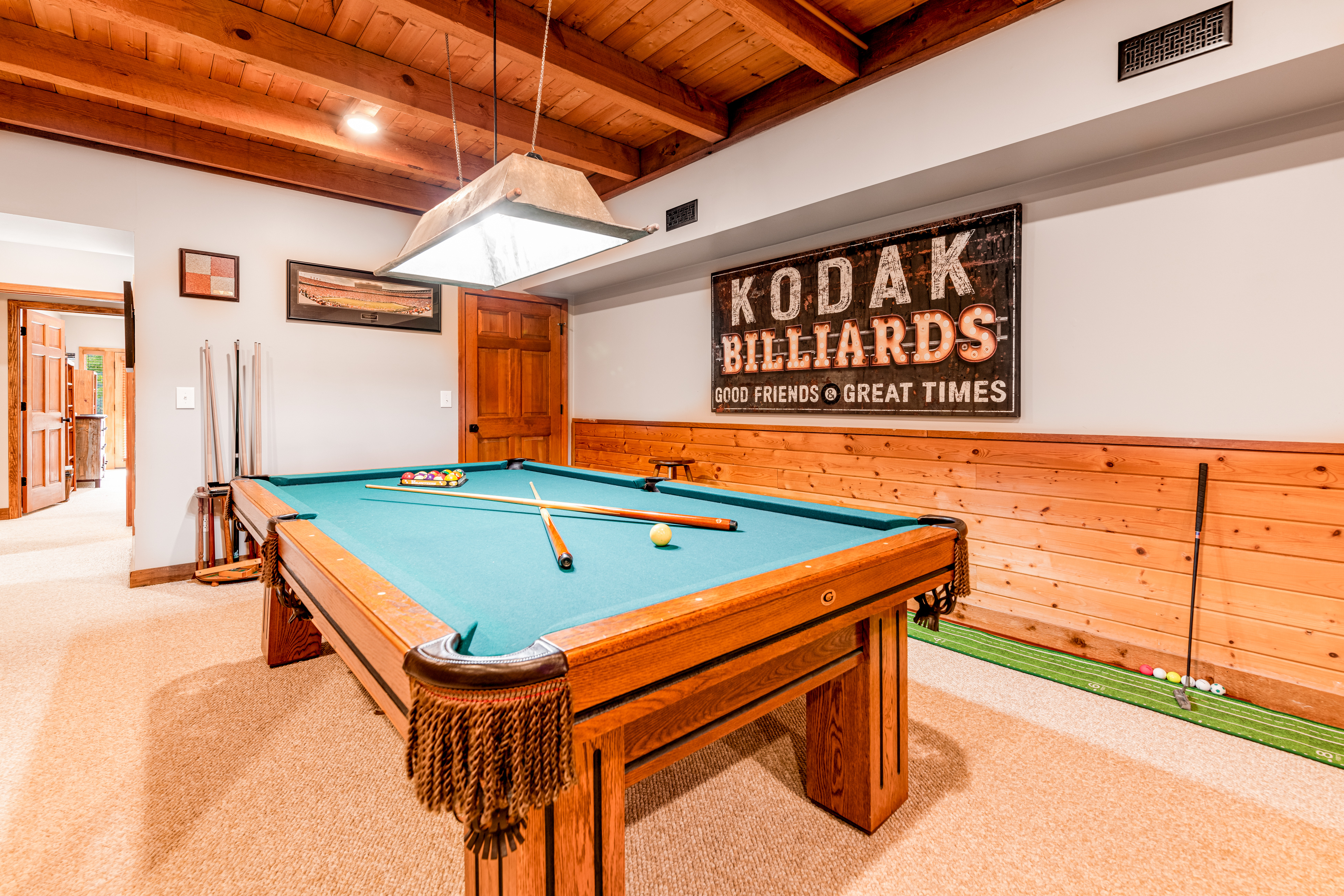 Spacious Serene Cabin, Sleep 14・Pool・Hot Tub・Games