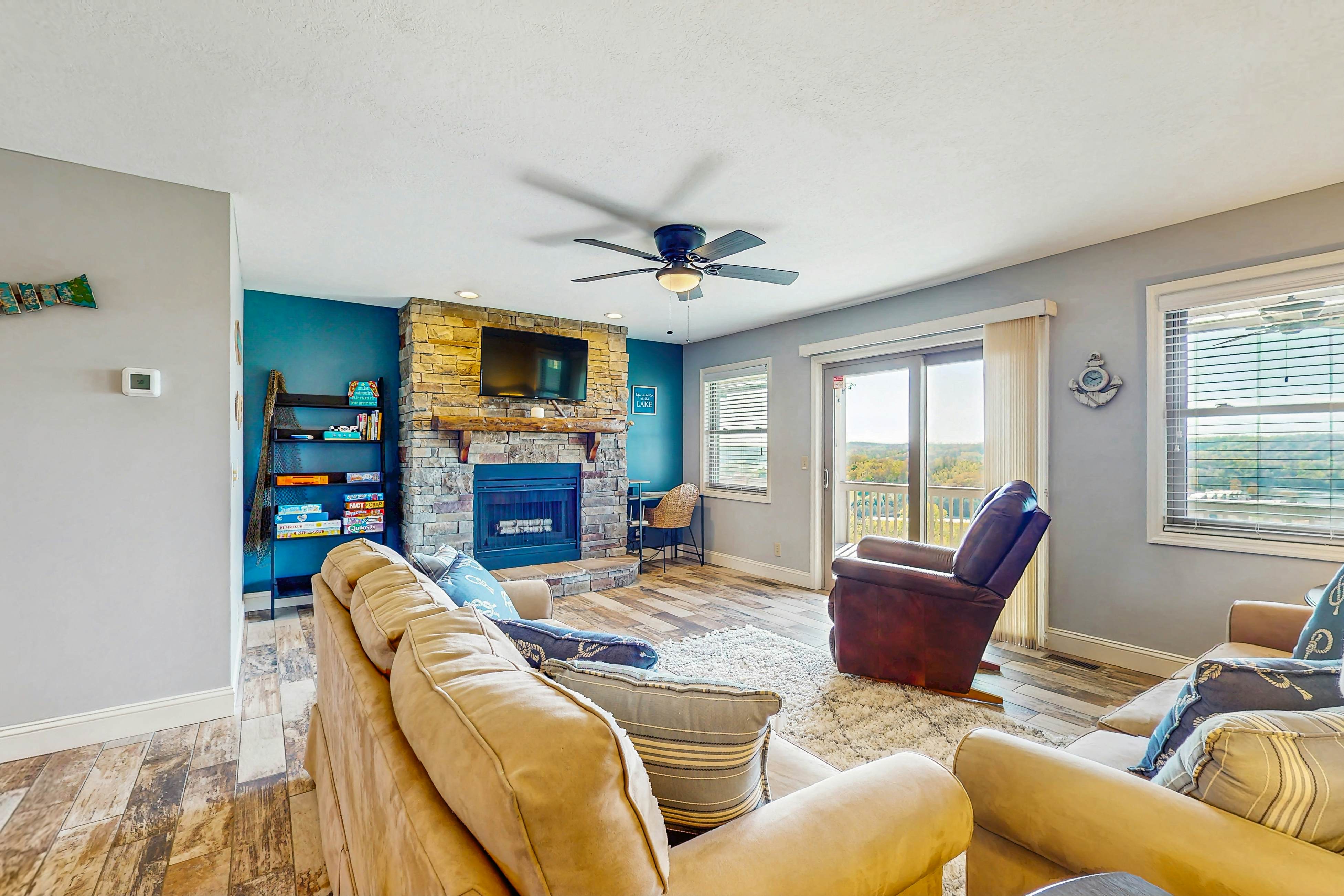 Homey Lakeview Condo W/ Pool &. Tennis Ct Access