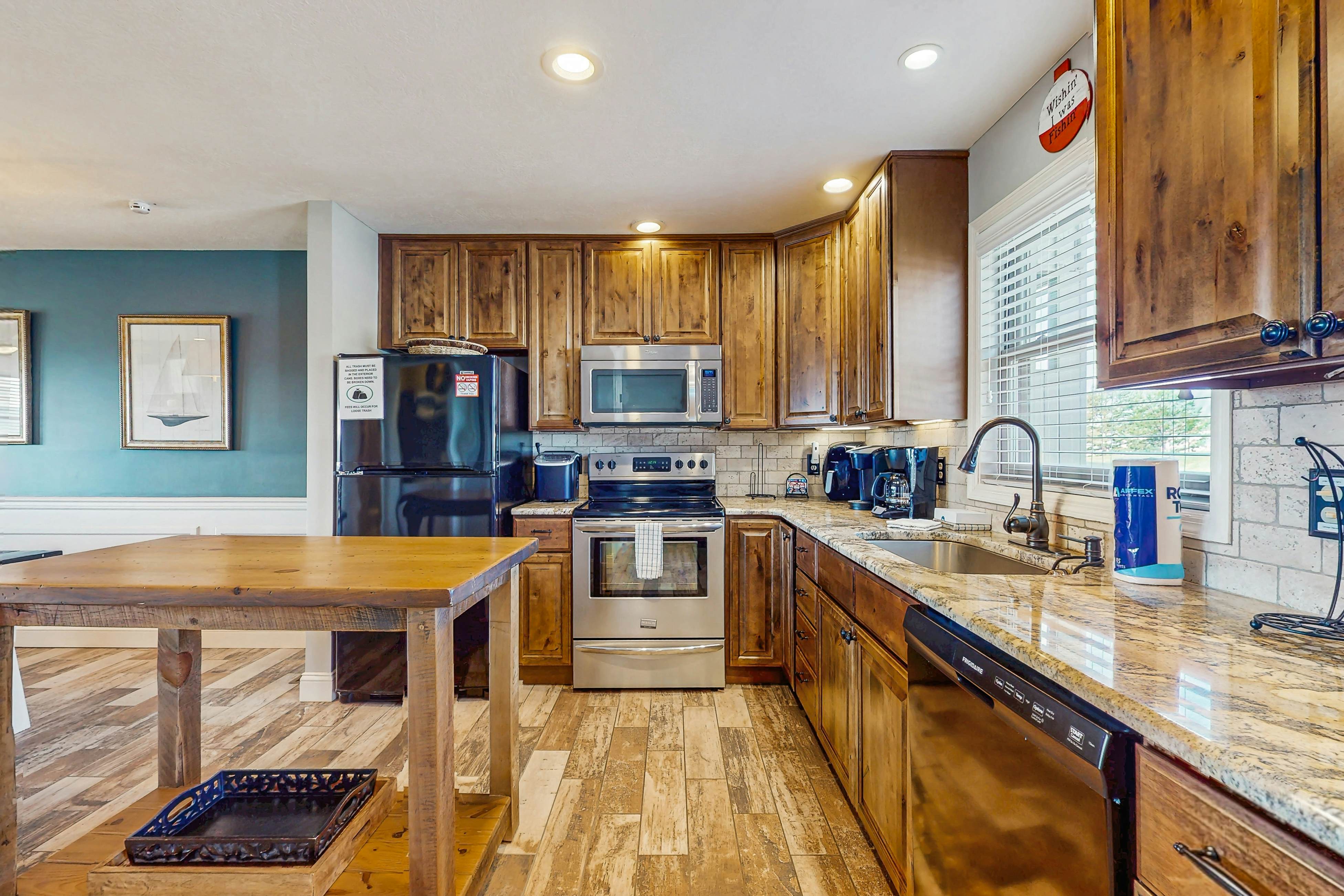 Homey Lakeview Condo W/ Pool &. Tennis Ct Access