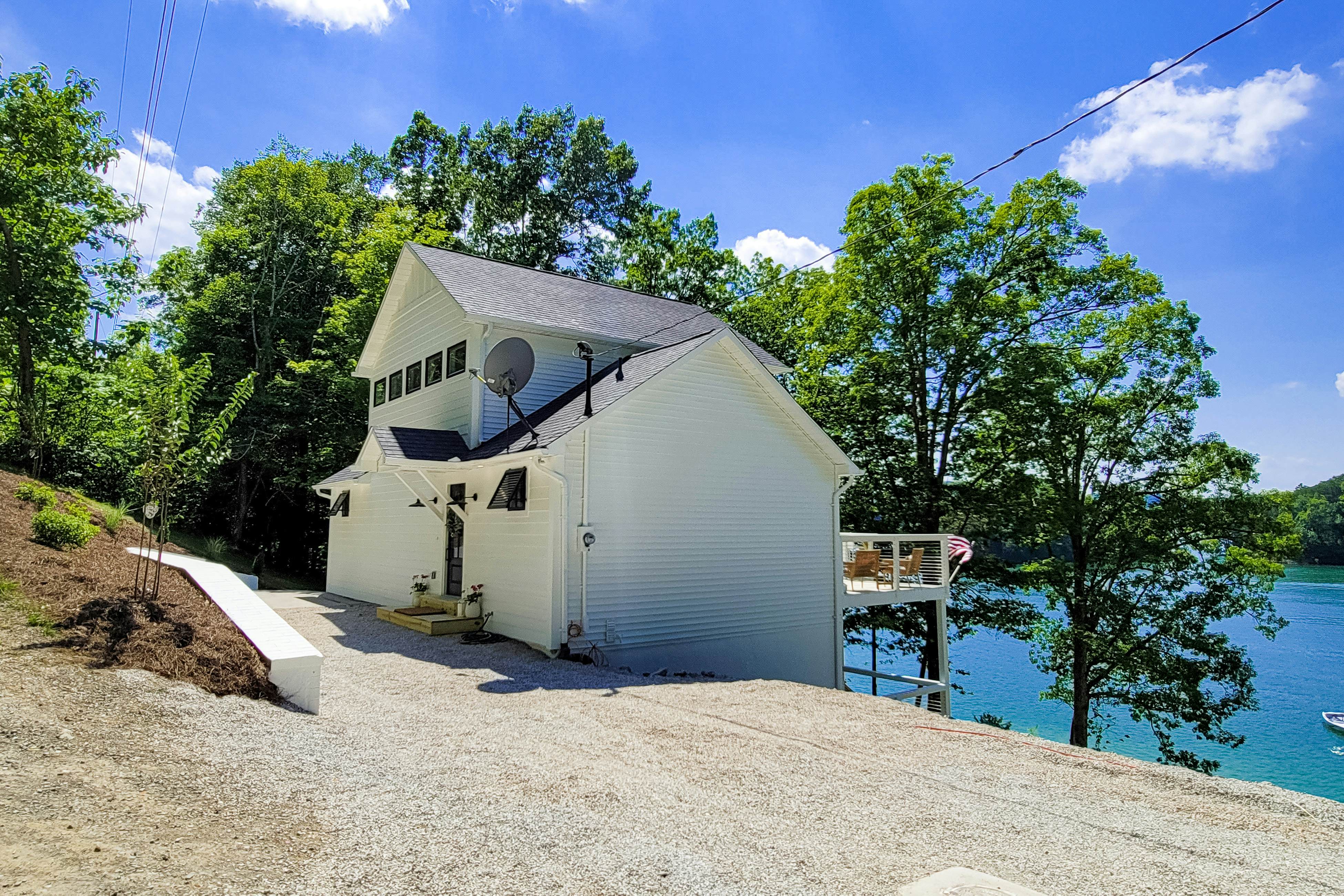 Waterfront Norris Lake Gem | Dock・Fire Pit・Decks