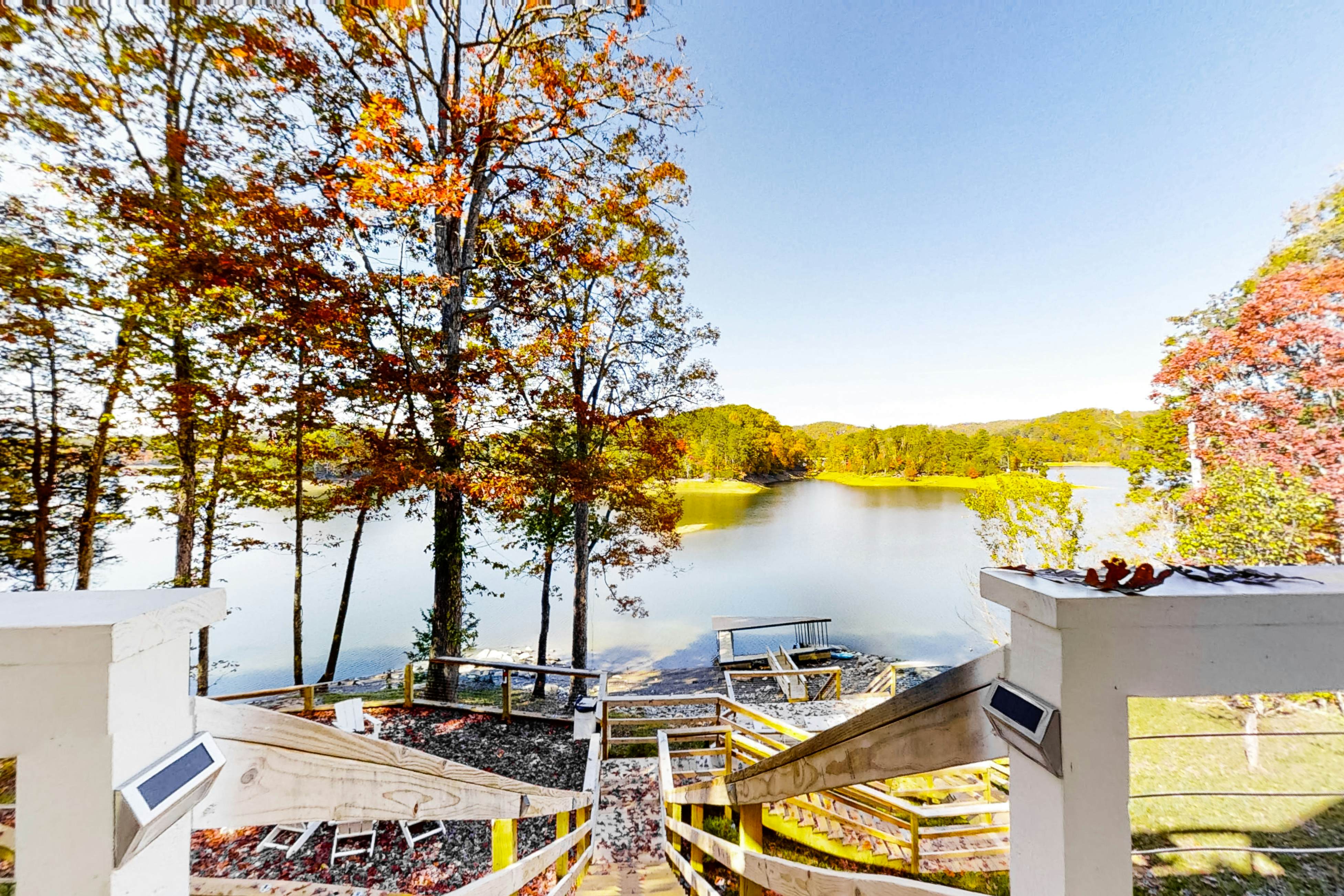 Waterfront Norris Lake Gem | Dock・Fire Pit・Decks