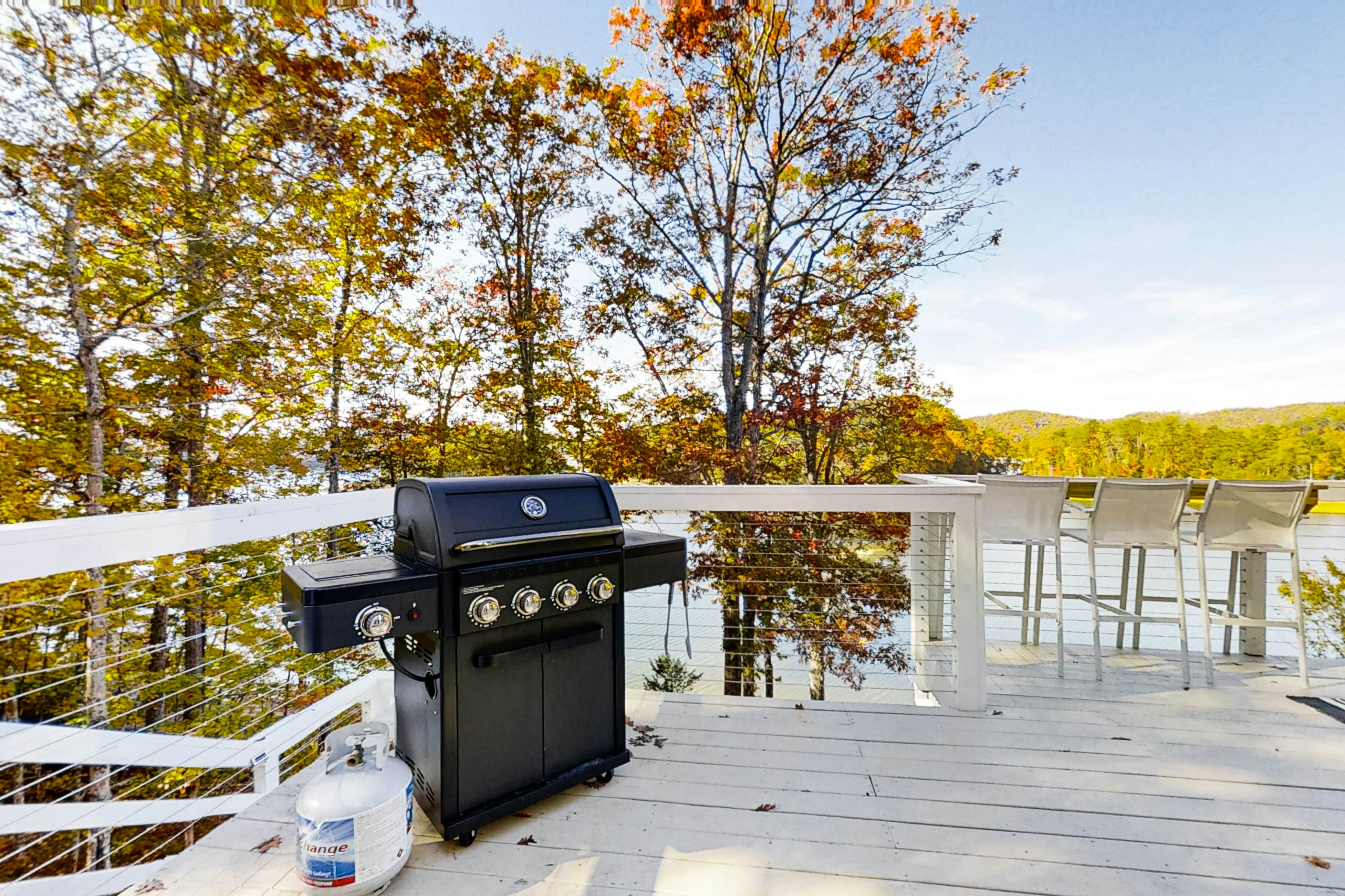 Waterfront Norris Lake Gem | Dock・Fire Pit・Decks