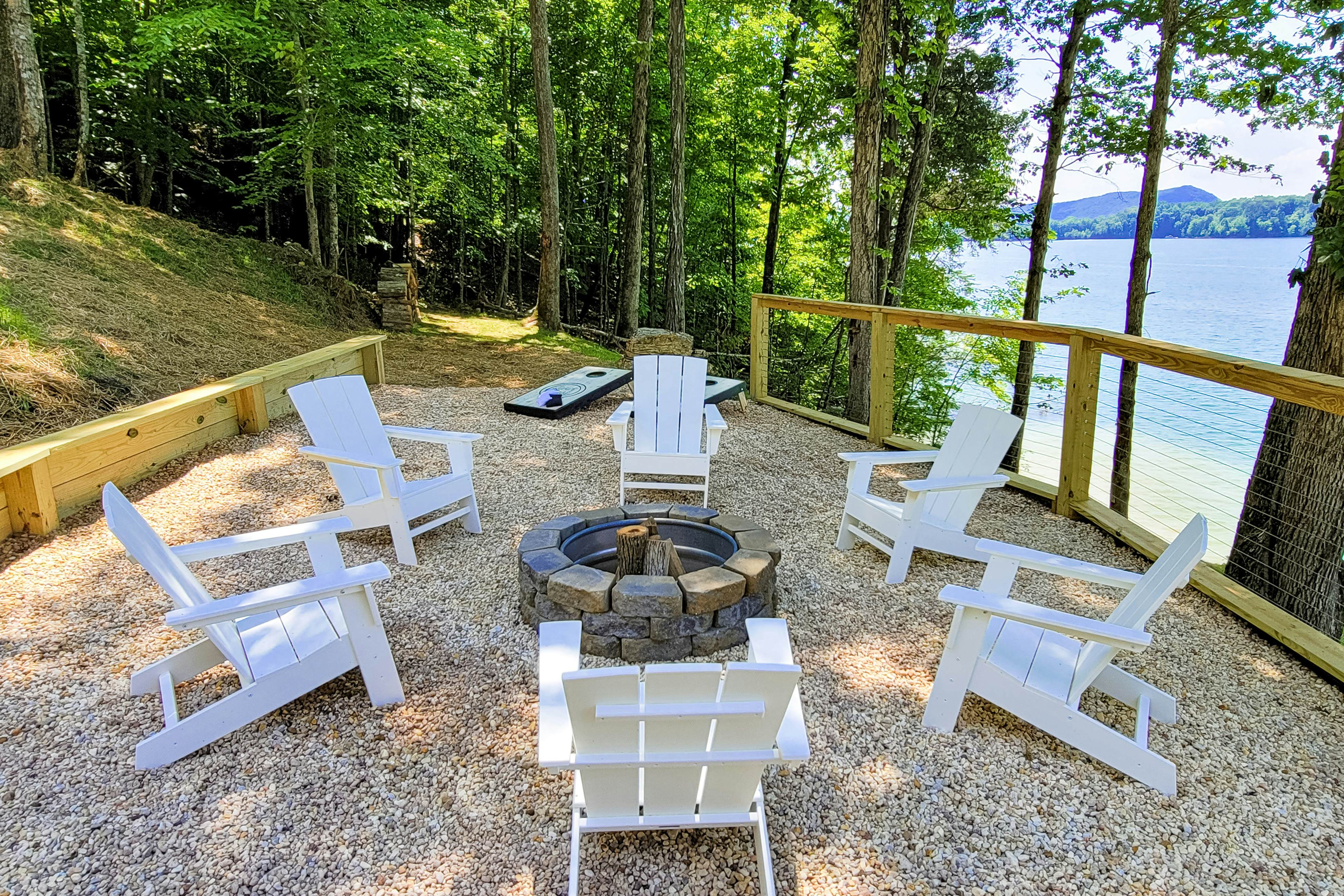 Waterfront Norris Lake Gem | Dock・Fire Pit・Decks