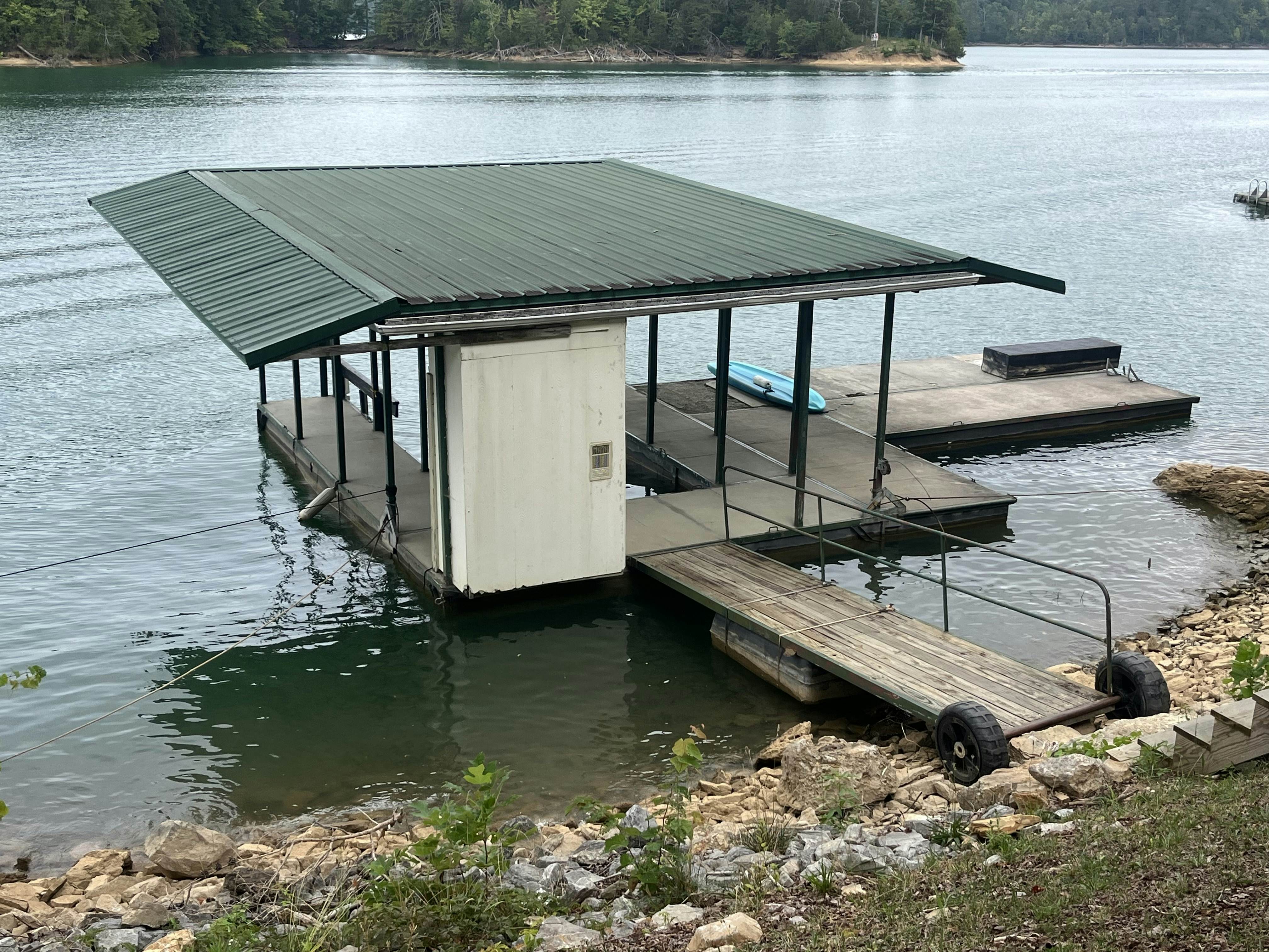 Waterfront Norris Lake Gem | Dock・Fire Pit・Decks