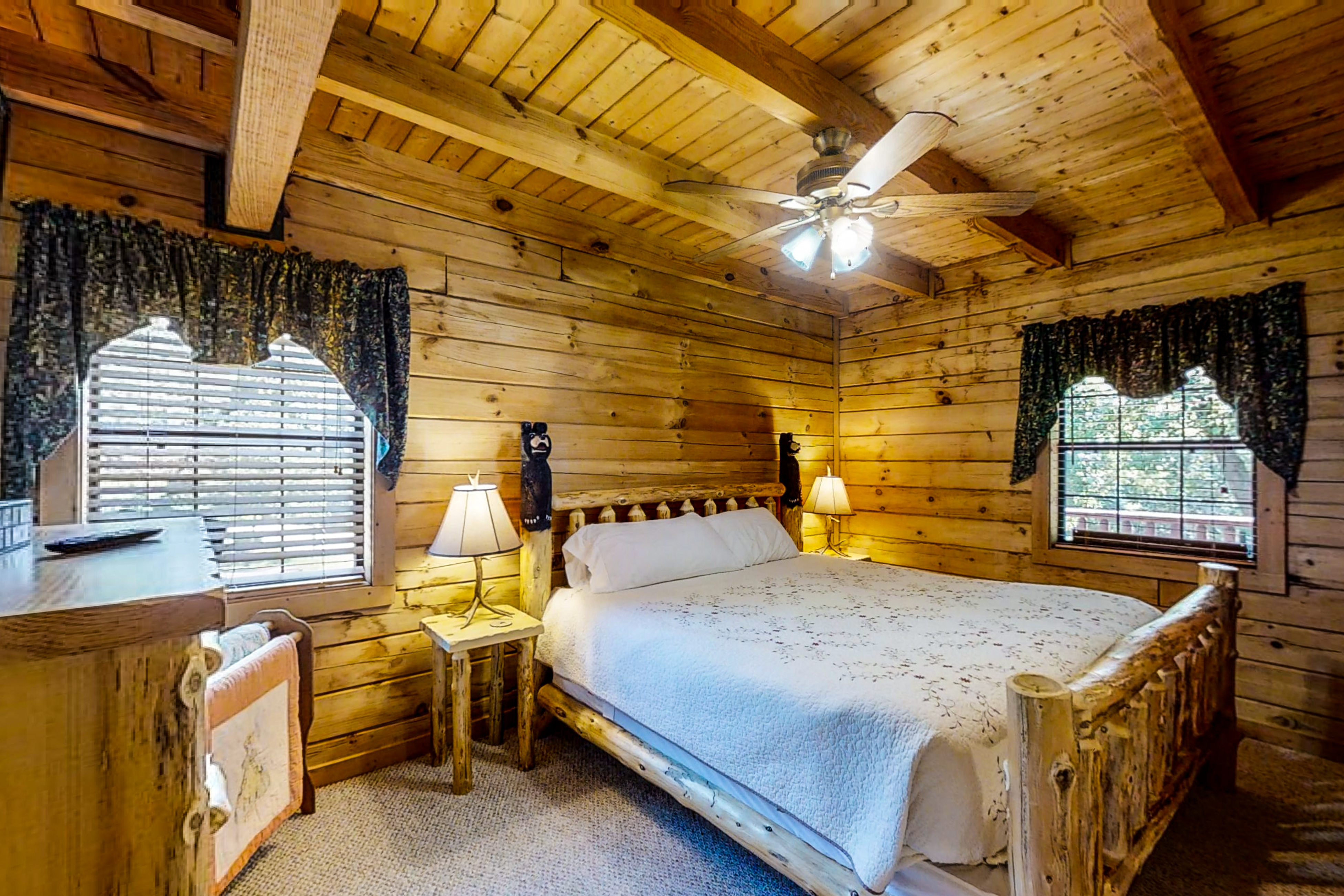 Cozy Cabin Norris Lake, Porch, Firepit, Jetted Tub | 2 Bed New