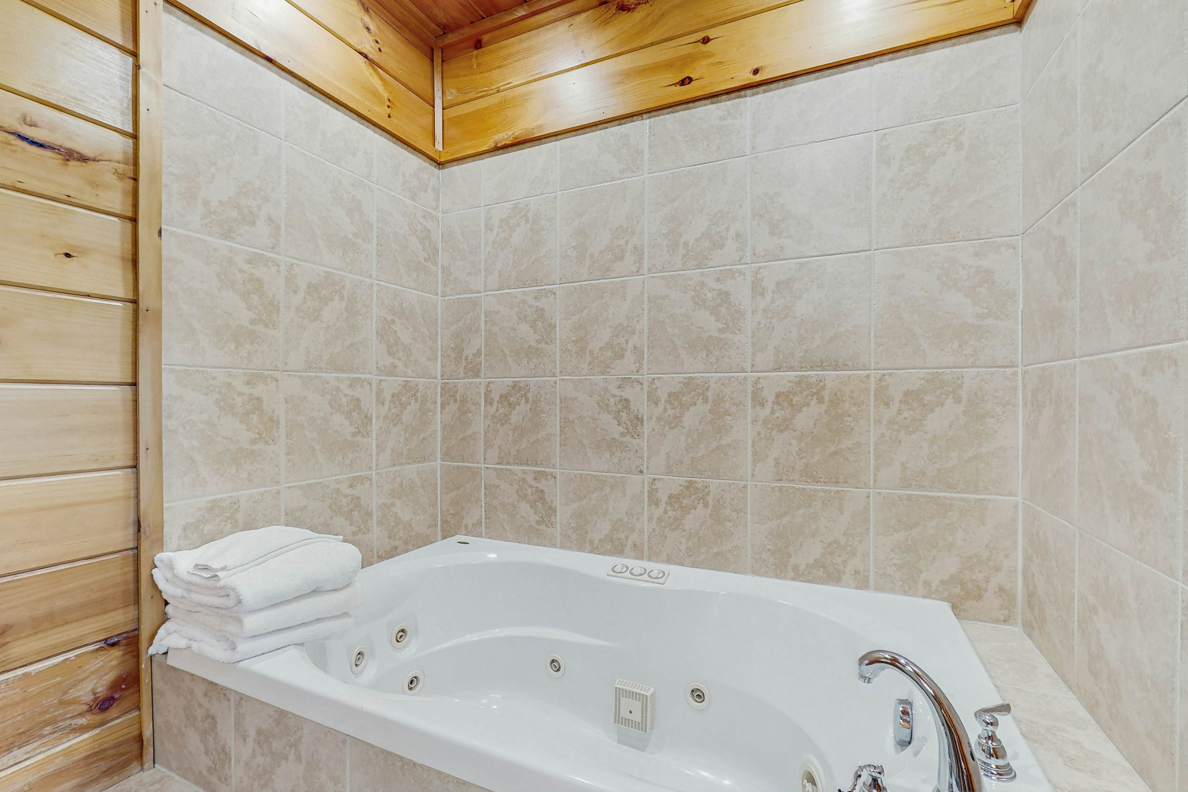 Secluded Cabin w/ Free Attraction Tickets, Hot Tub, Game Room, Picturesque Views