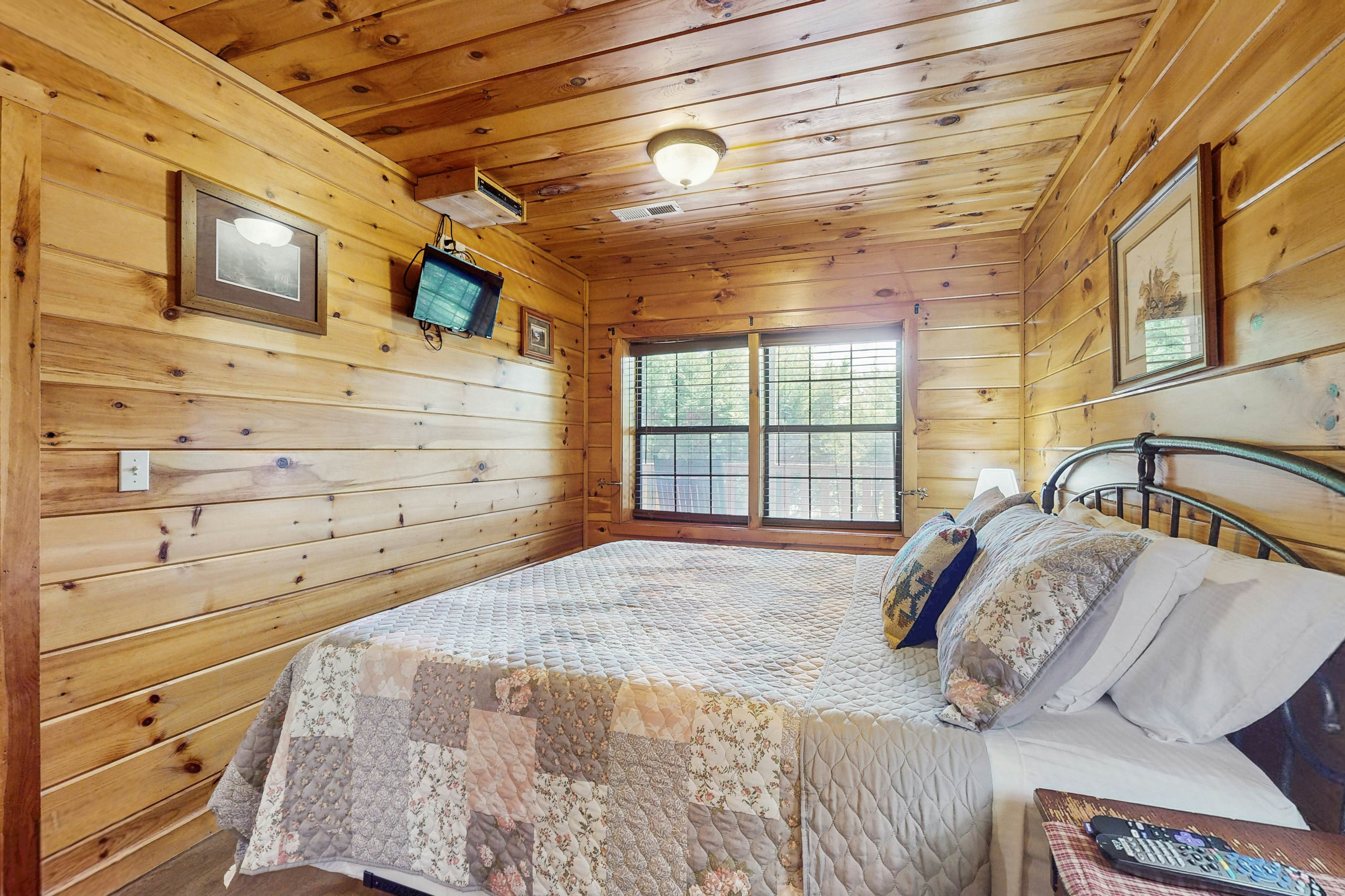 Secluded Cabin w/ Free Attraction Tickets, Hot Tub, Game Room, Picturesque Views