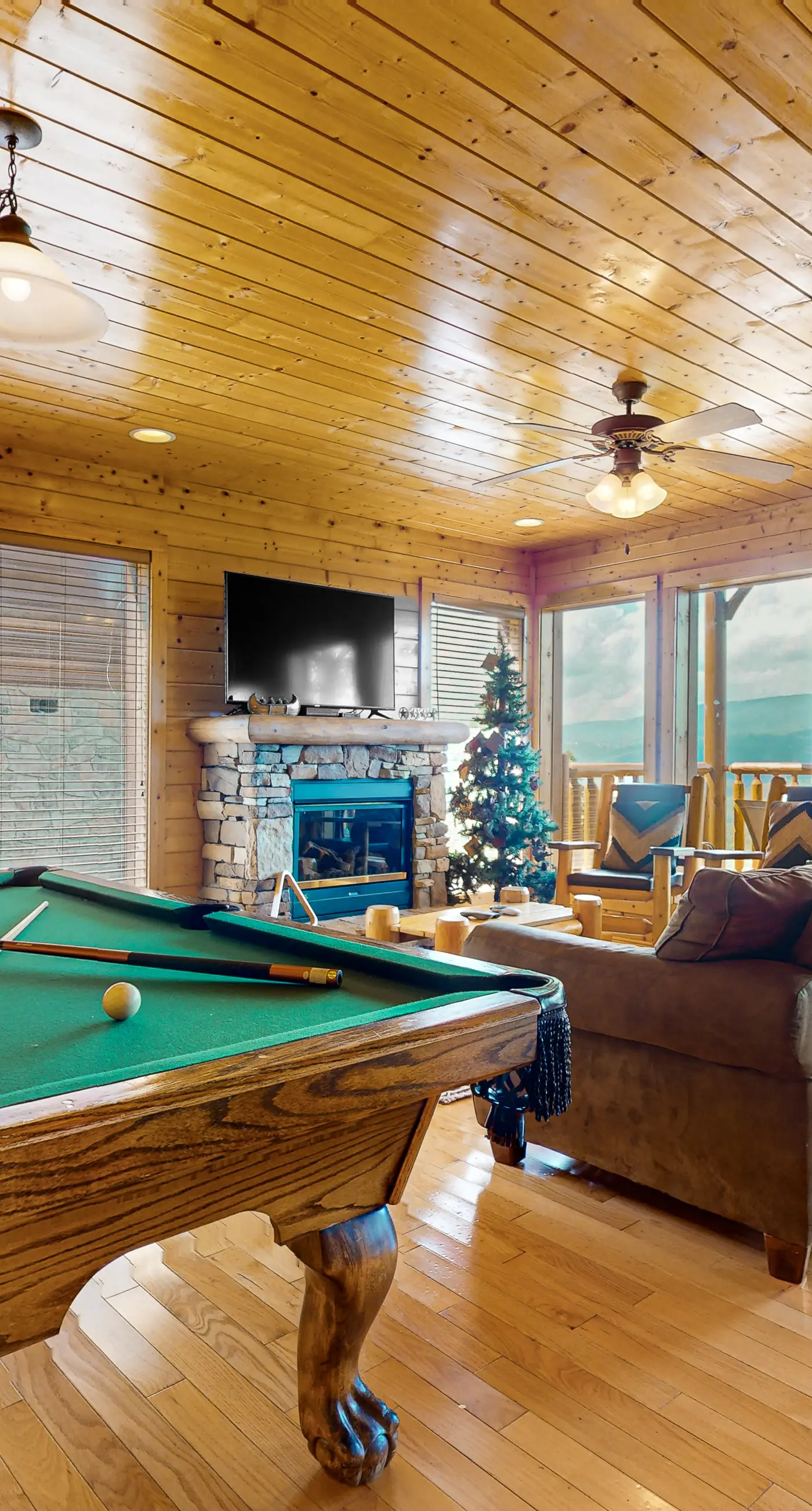 Spacious Family Friendly Getaway・Mtn View・Games